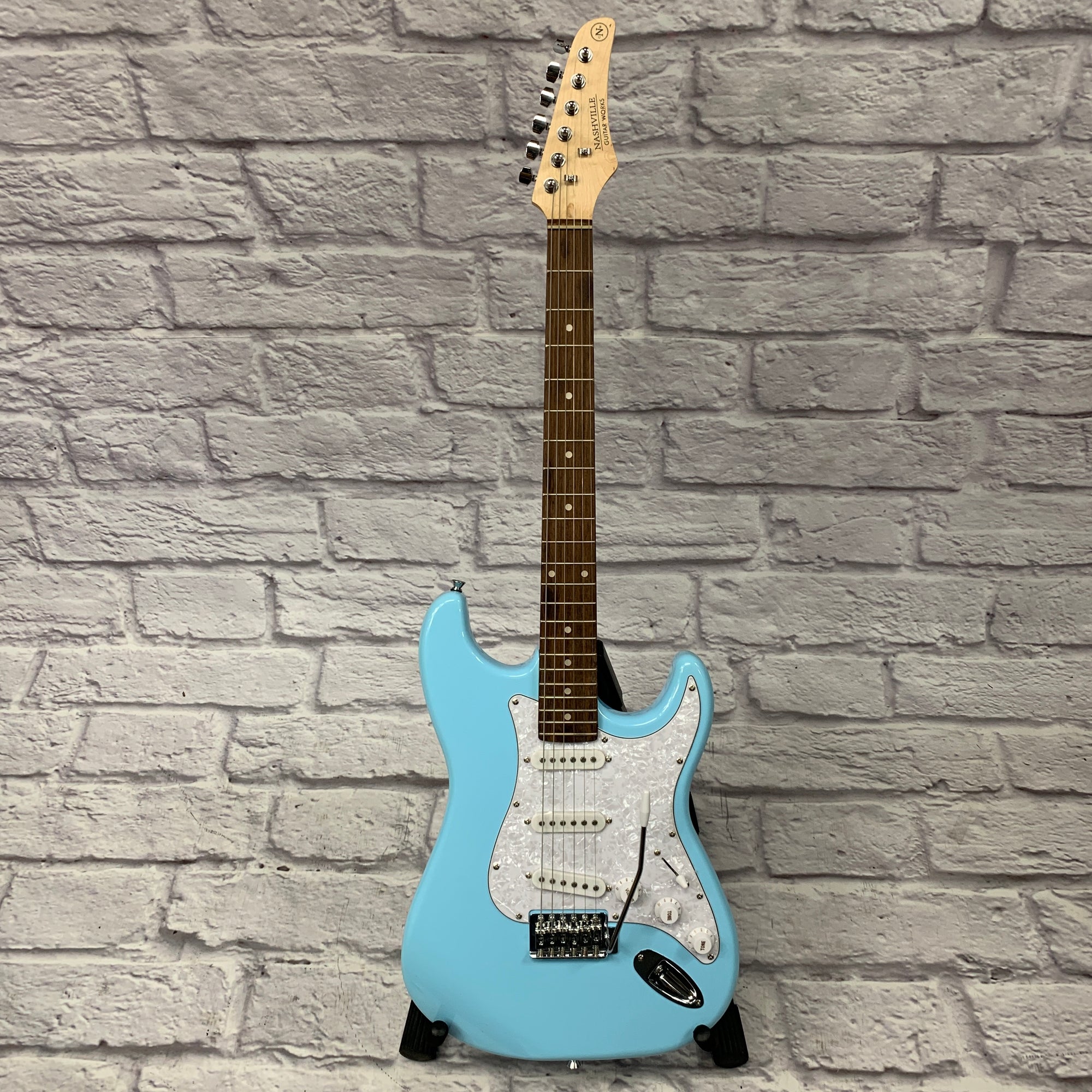Nashville Guitar Works 130 Strat-Style Electric Guitar Blue