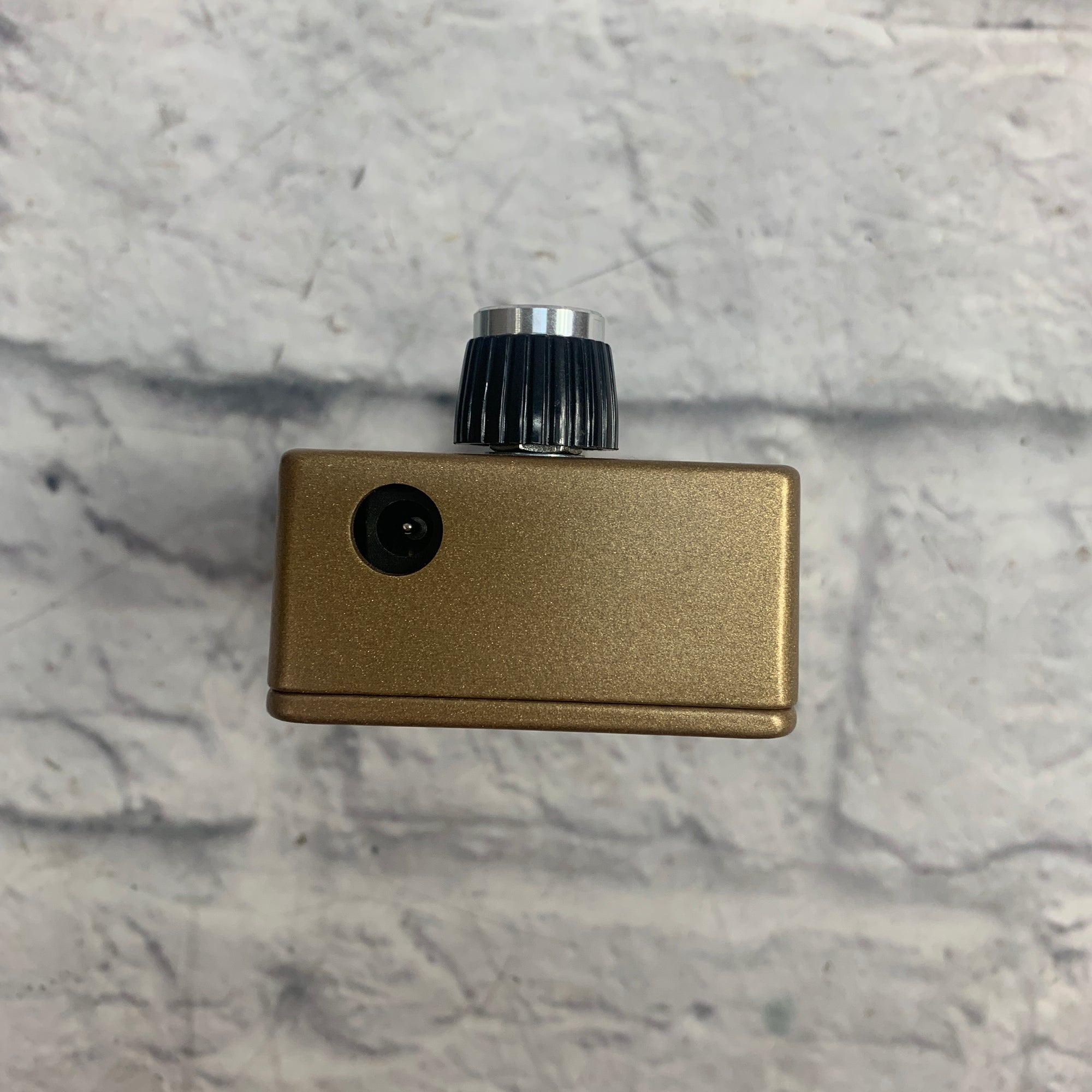 Walrus Audio Contraband Fuzz Pedal