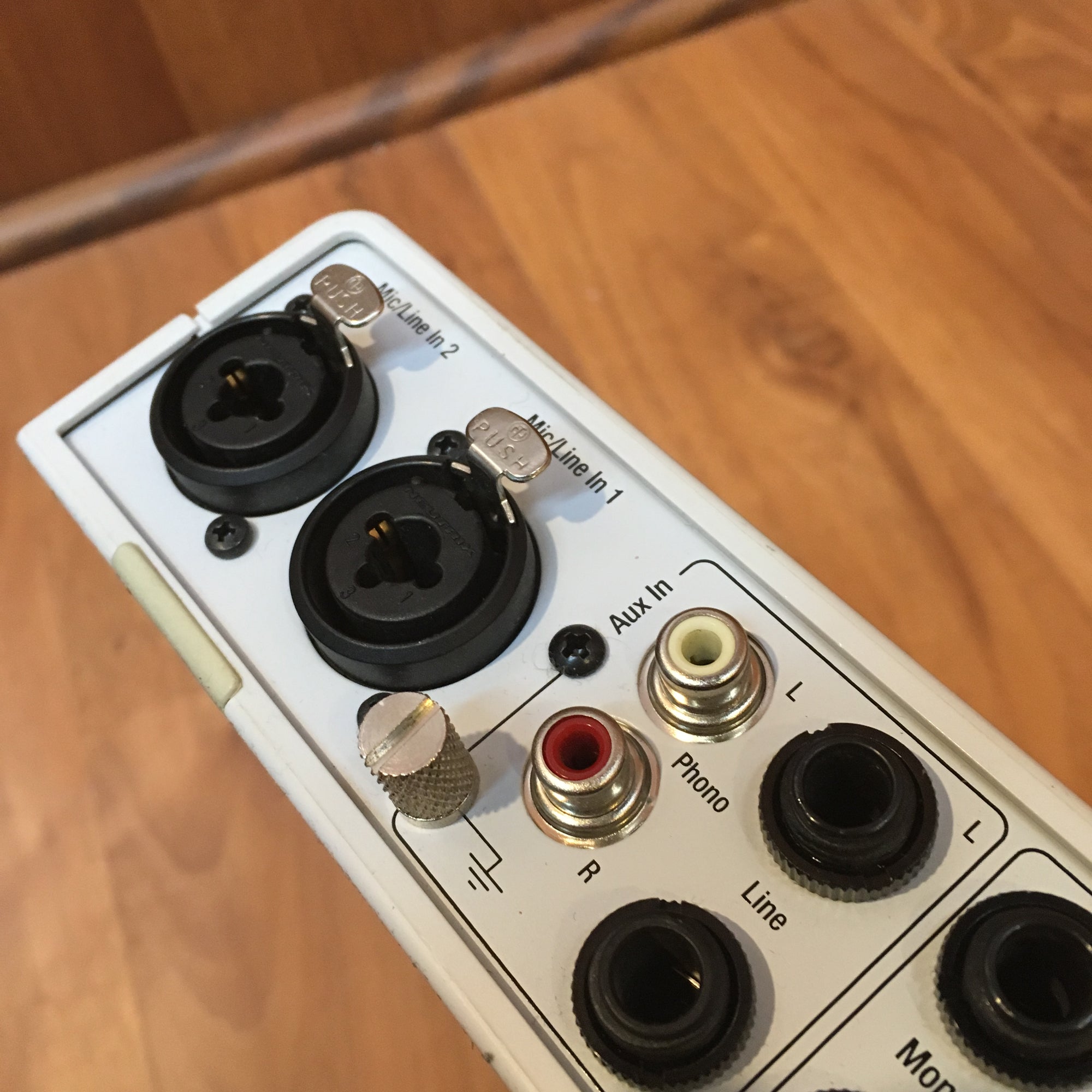 Digidesign Mbox 2 No Power Supply. Firewire.