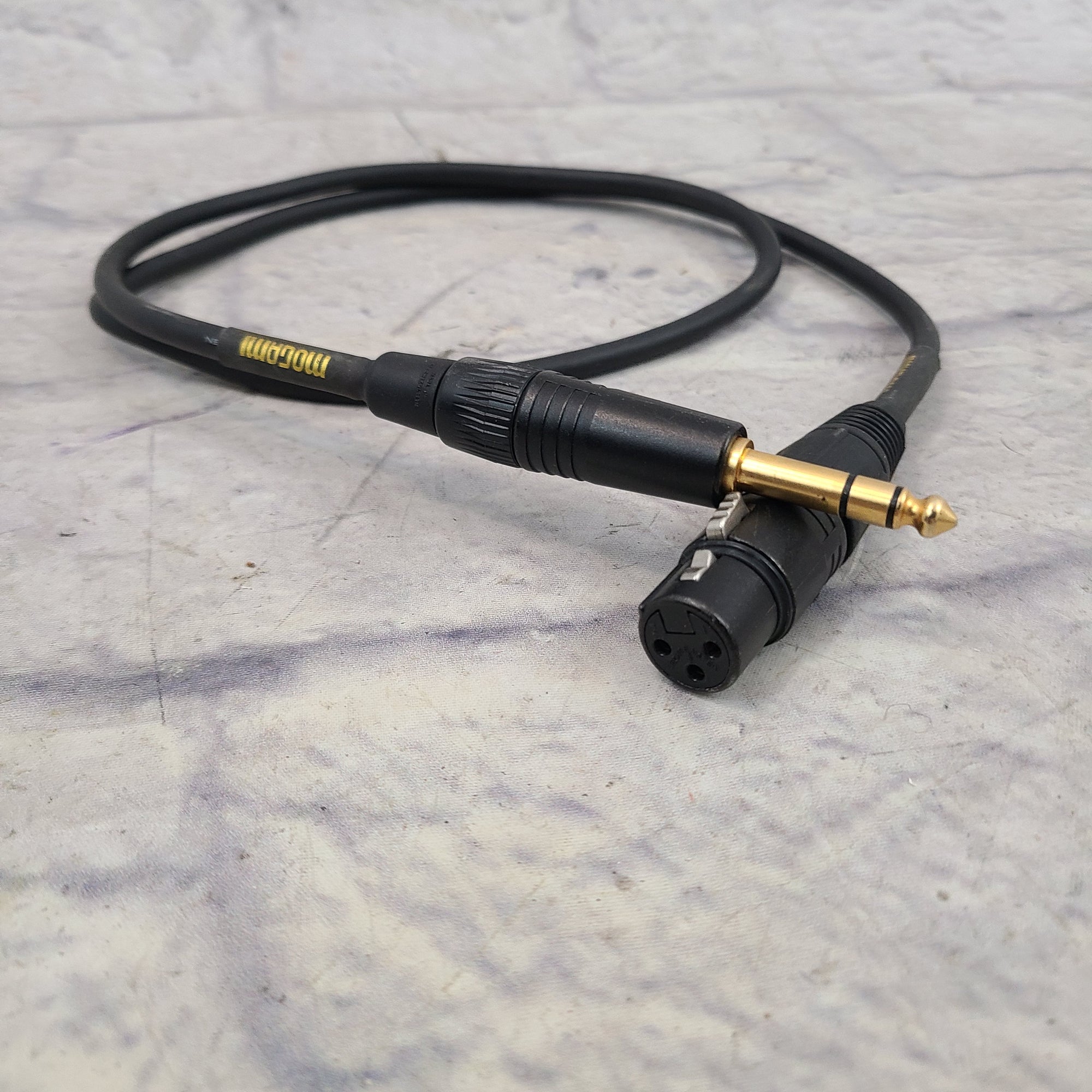 Mogami Female XLR to 1/4 Stereo Male 3ft