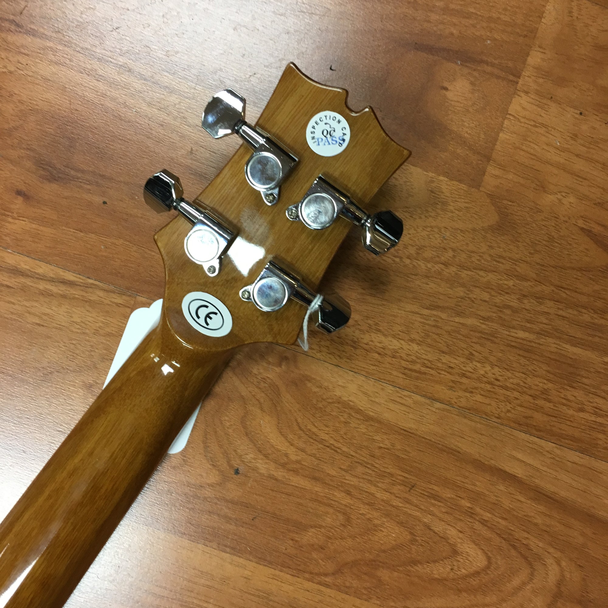 Mitchell MU-100CE Ukulele