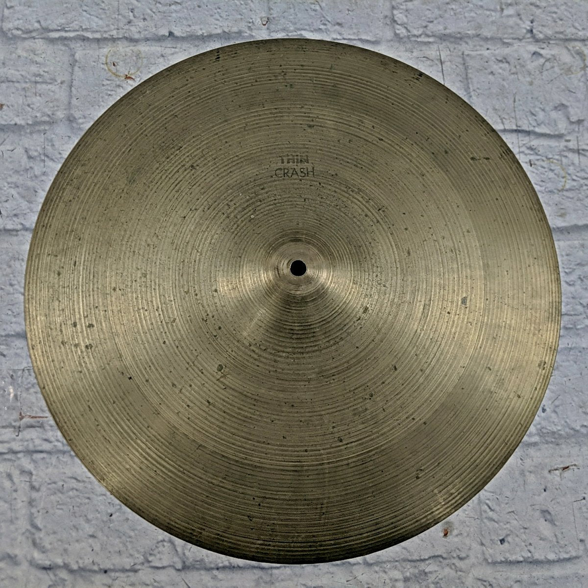 Zildjian 18 Avedis Thin Crash Hollow Logo Crash Cymbal