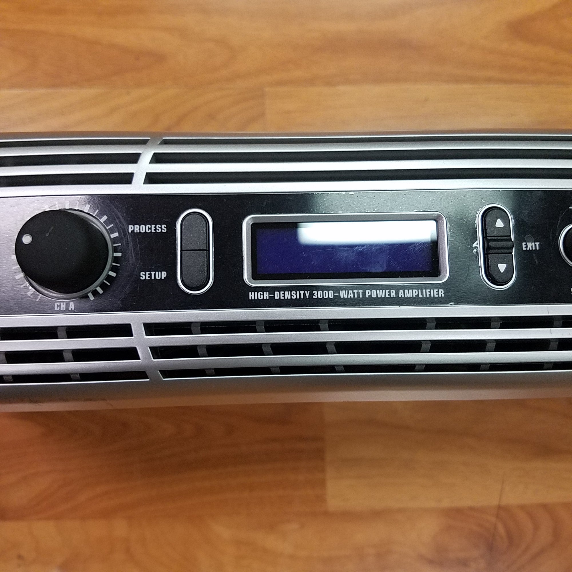 Behringer NU3000DSP Power Amp - Evolution Music