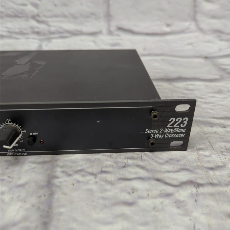 Sound Crossover Rack dbx 223 Stereo 2-Way/Mono 3-Way Crossover Rack Unit - Evolution Music