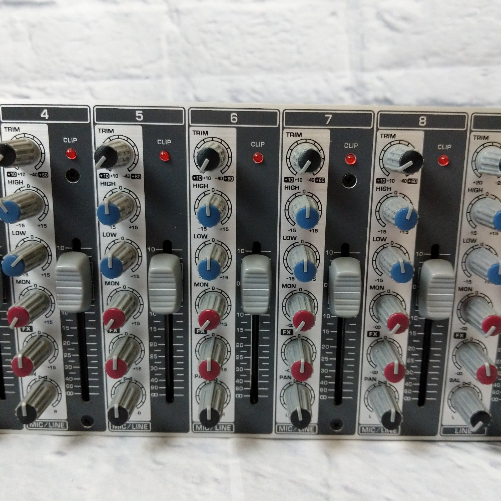 Behringer Eurorack Pro RX1202FX Mixer Evolution Music