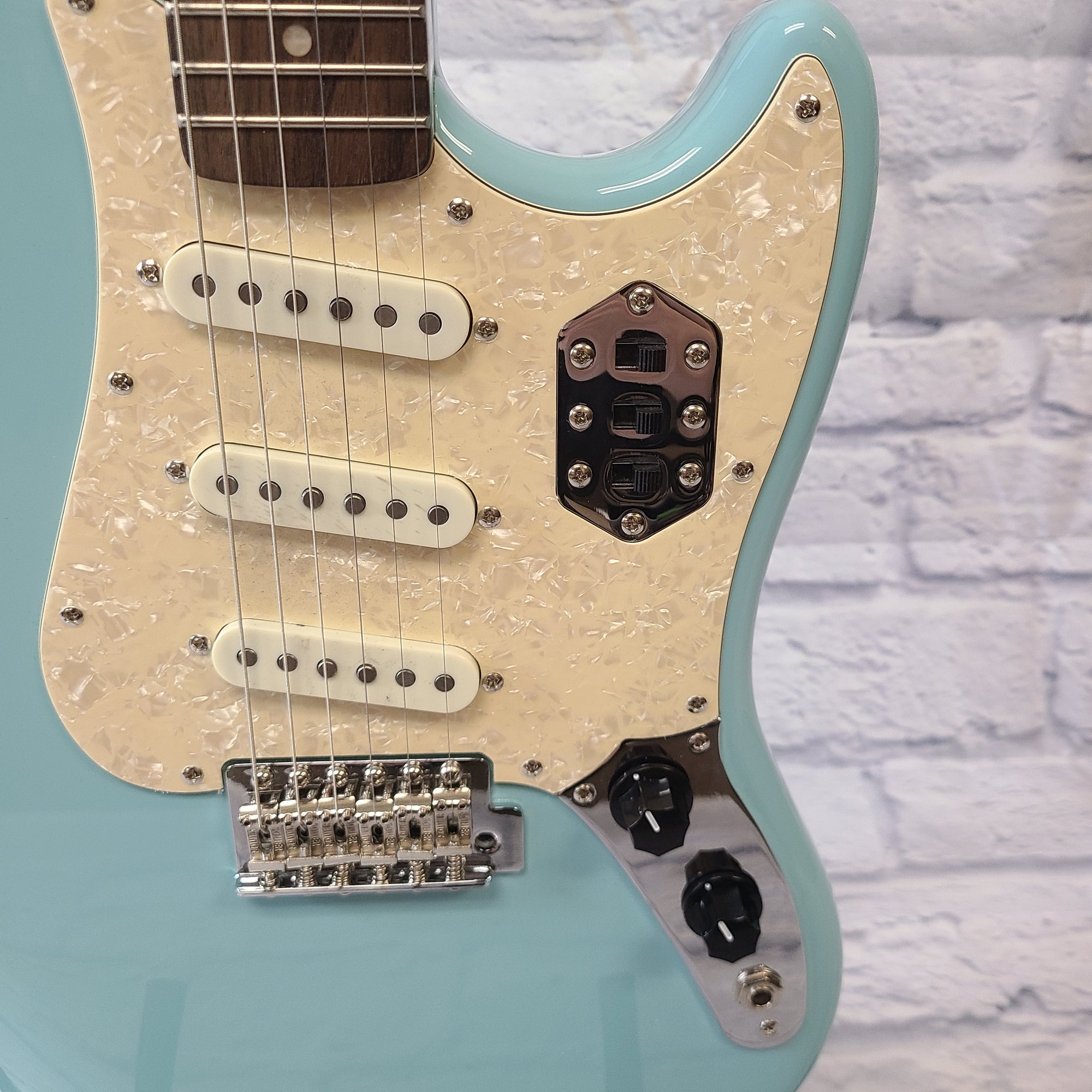 Squier Paranormal Cyclone Electric Guitar - Daphne Blue