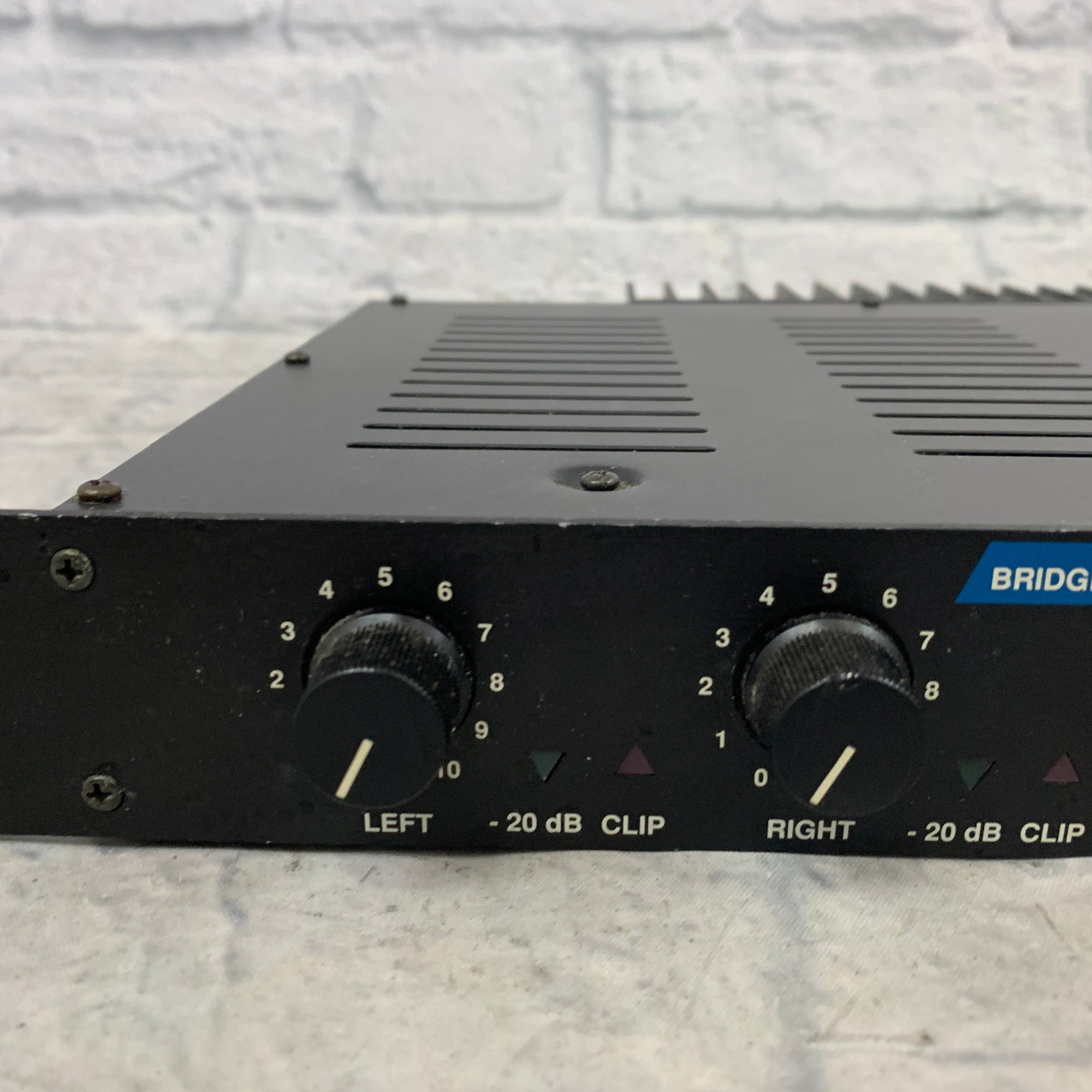 Hughes & Kettner CF 200 Stereo Rackmount Power Amp