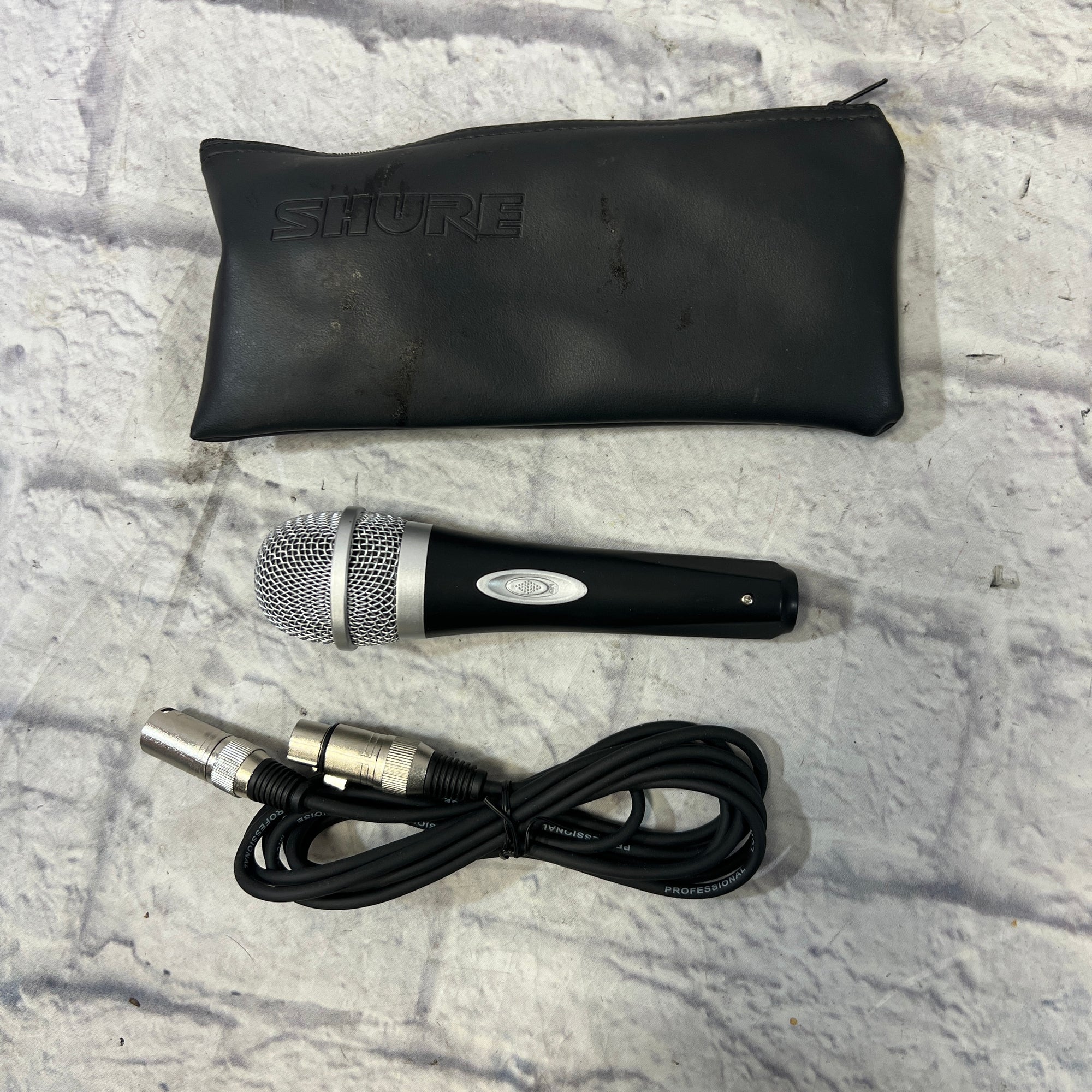 Unknown Dynamic Handheld Microphone with Case and Cable