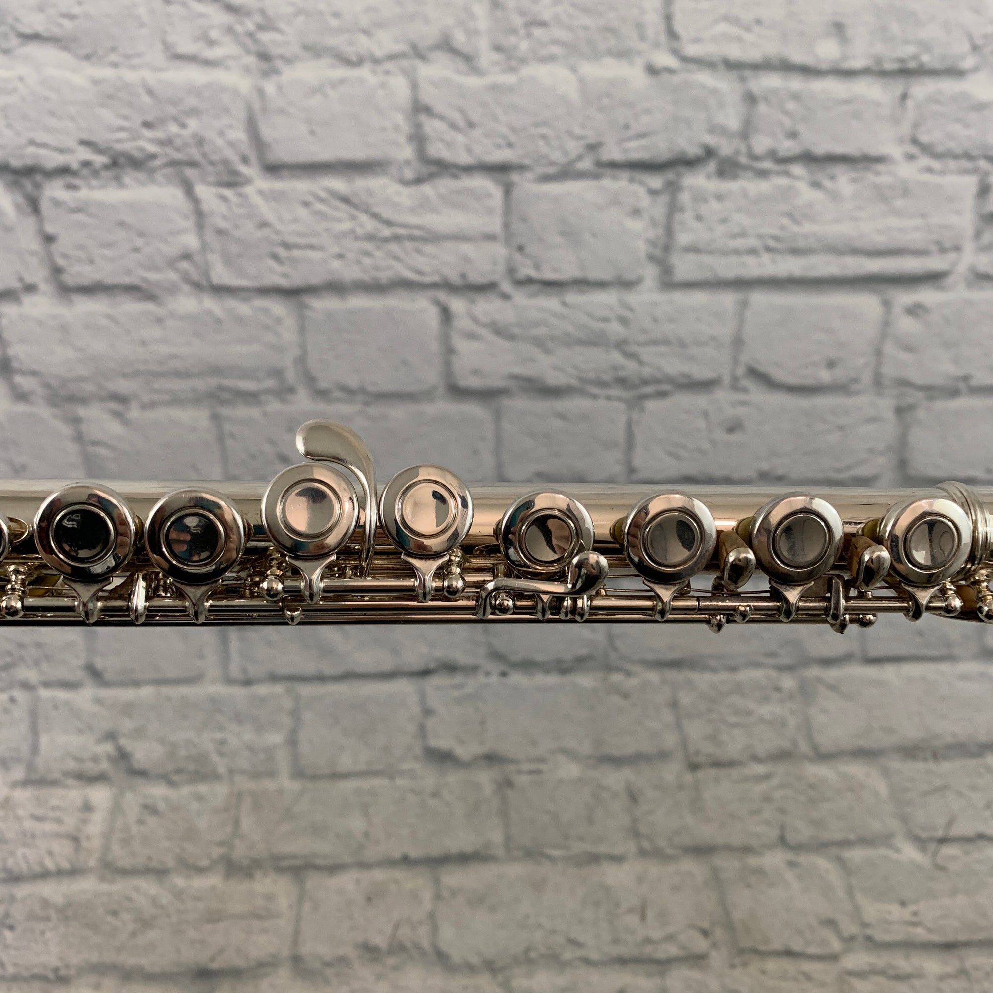Armstrong Model 104 Closed-Hole Flute w/ Case
