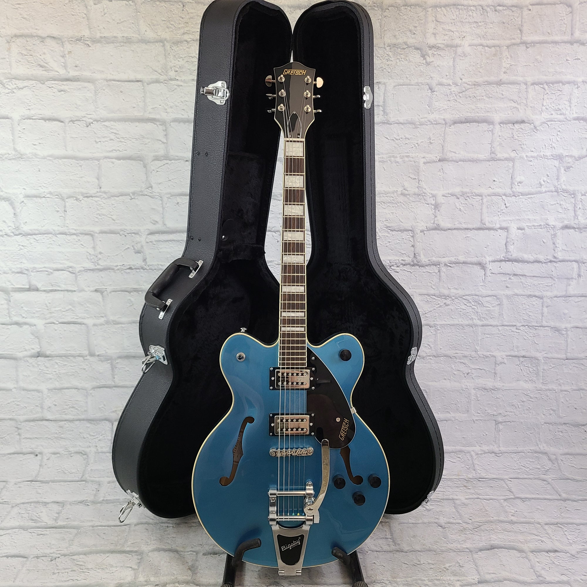 Gretsch G2622T Streamliner Center Block with Bigsby, BT-2S Pickups w/ case