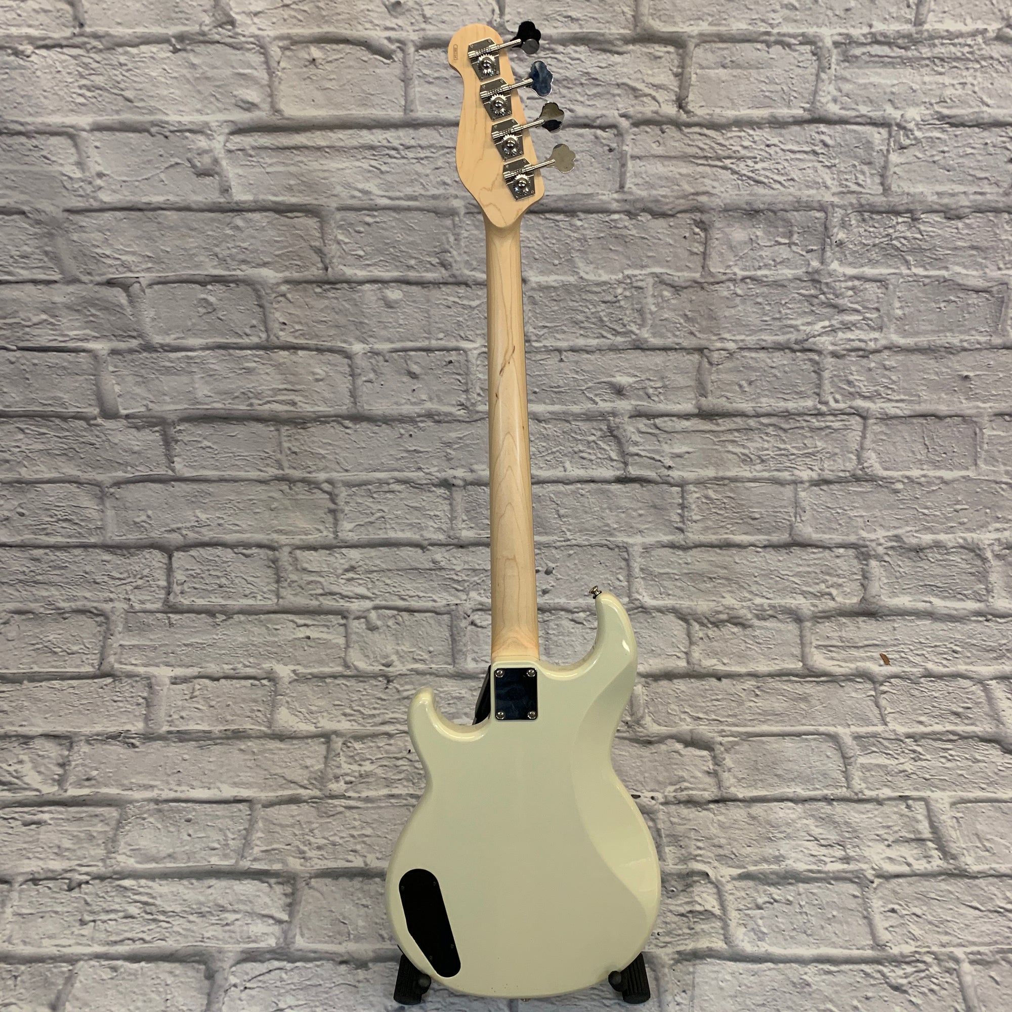Yamaha BB234-VW 4-String Vintage White - Evolution Music