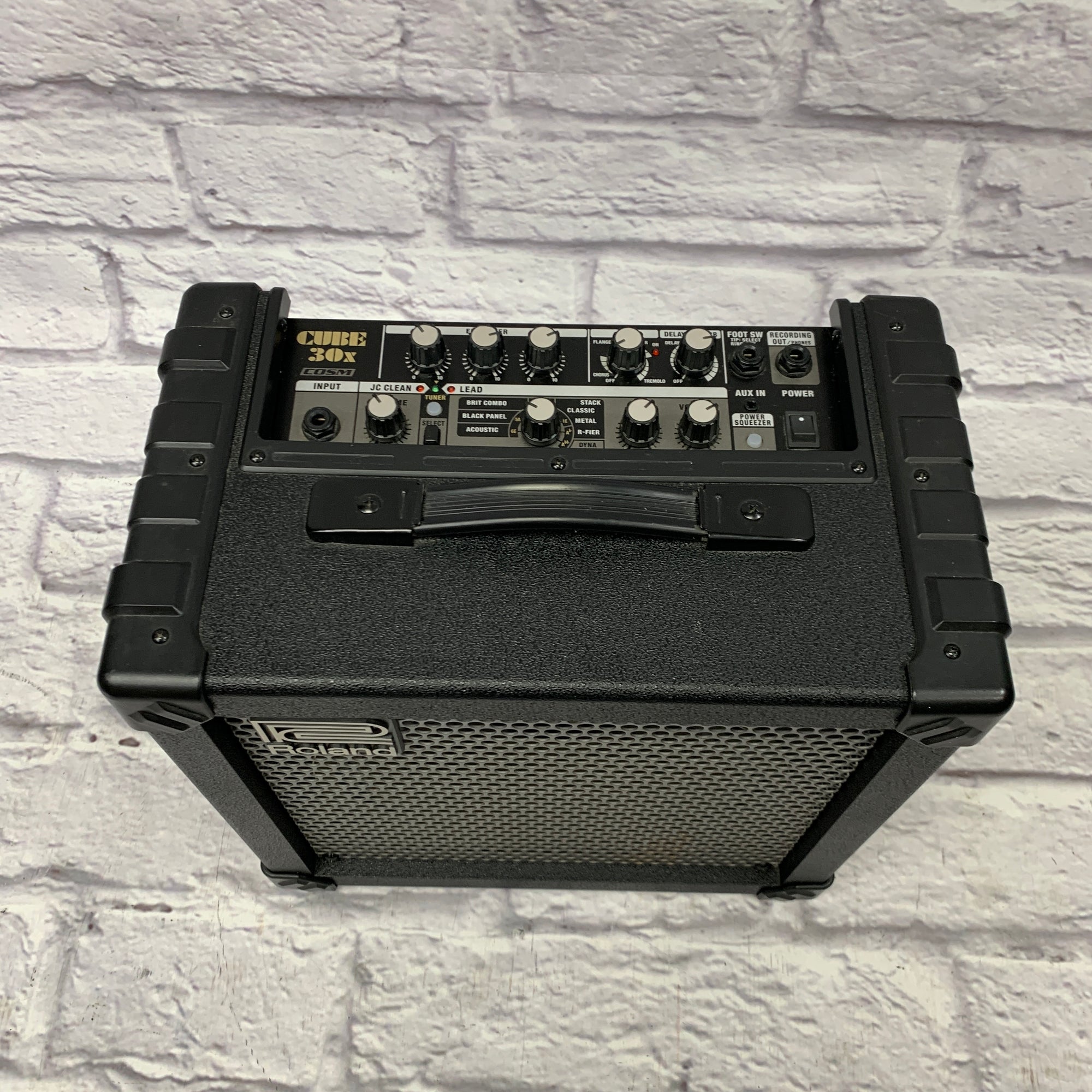 Roland CUBE 30 Roland CUBE-30X | Sweetwater