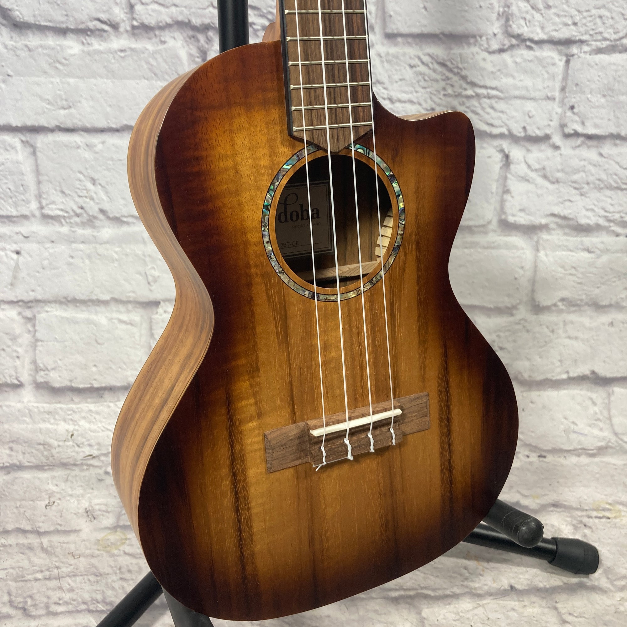Cordoba 28T-CE Tenor Ukulele