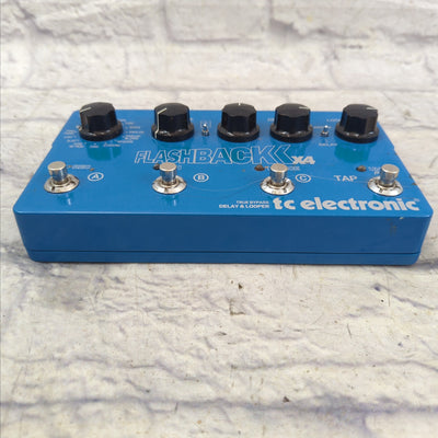 TC Electronic Flashback X4 Delay and Looper Pedal