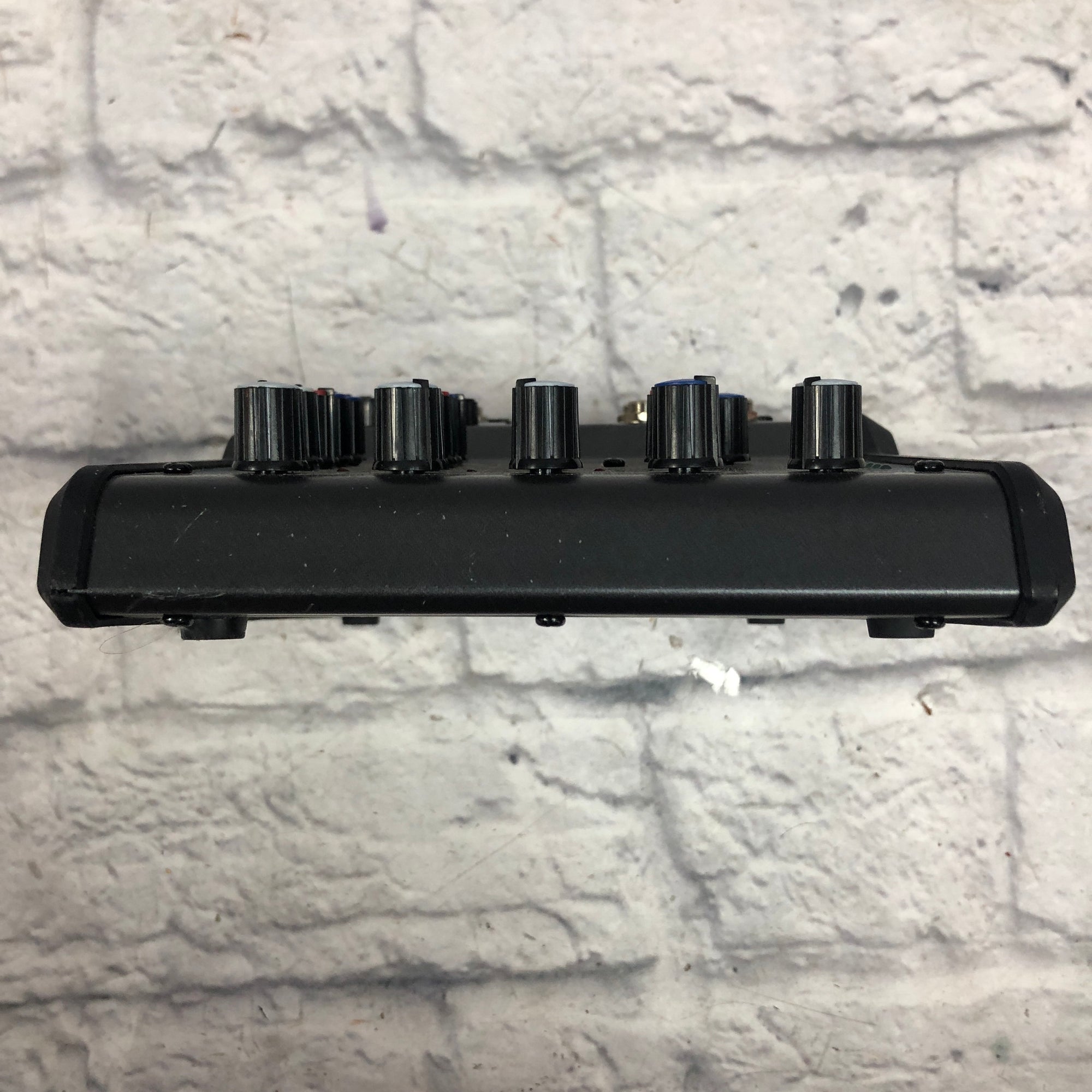 Alesis Multimix 8 USB FX Mixer