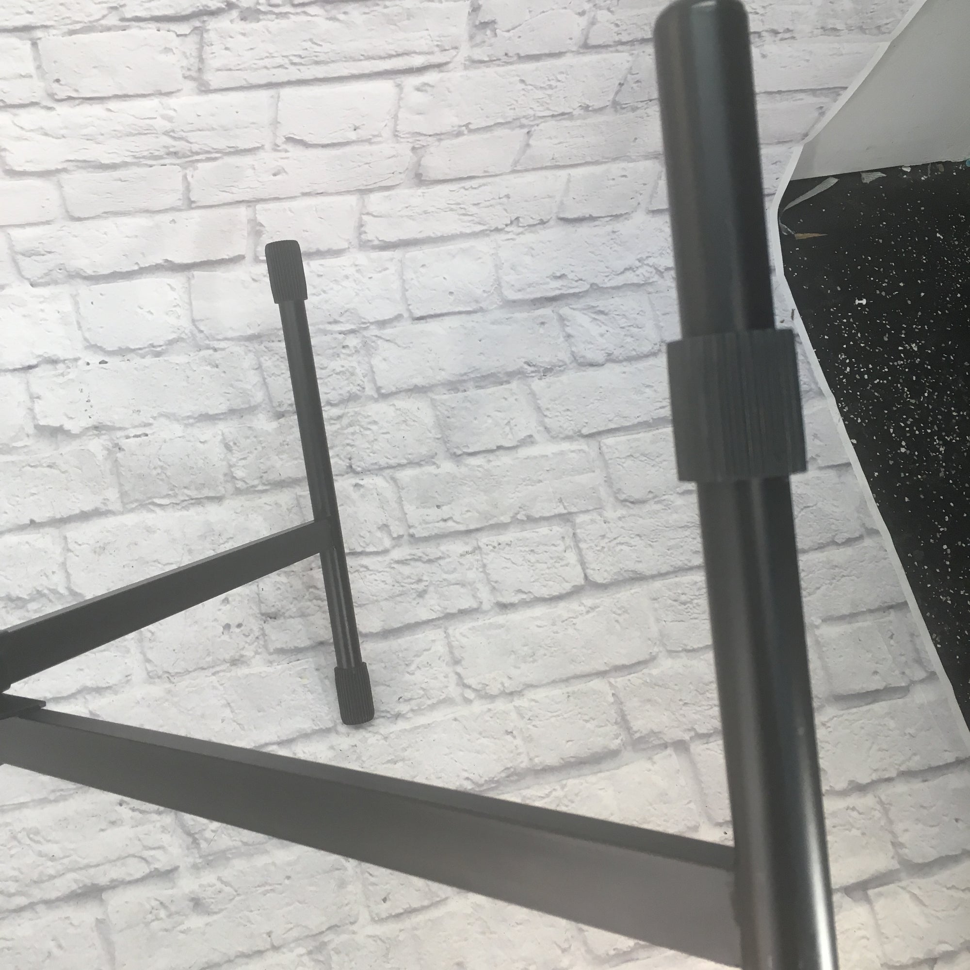 On-Stage Keyboard KS8390 Lok-Tight Quiksqueeze X Stand