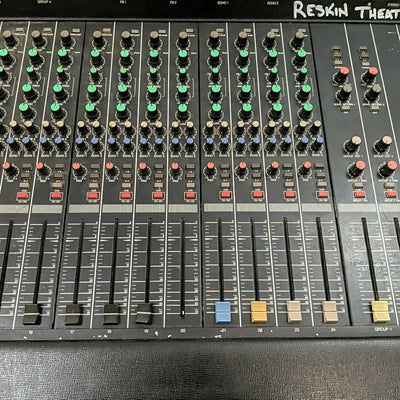 Yamaha MC2404 24-Channel Console Mixer