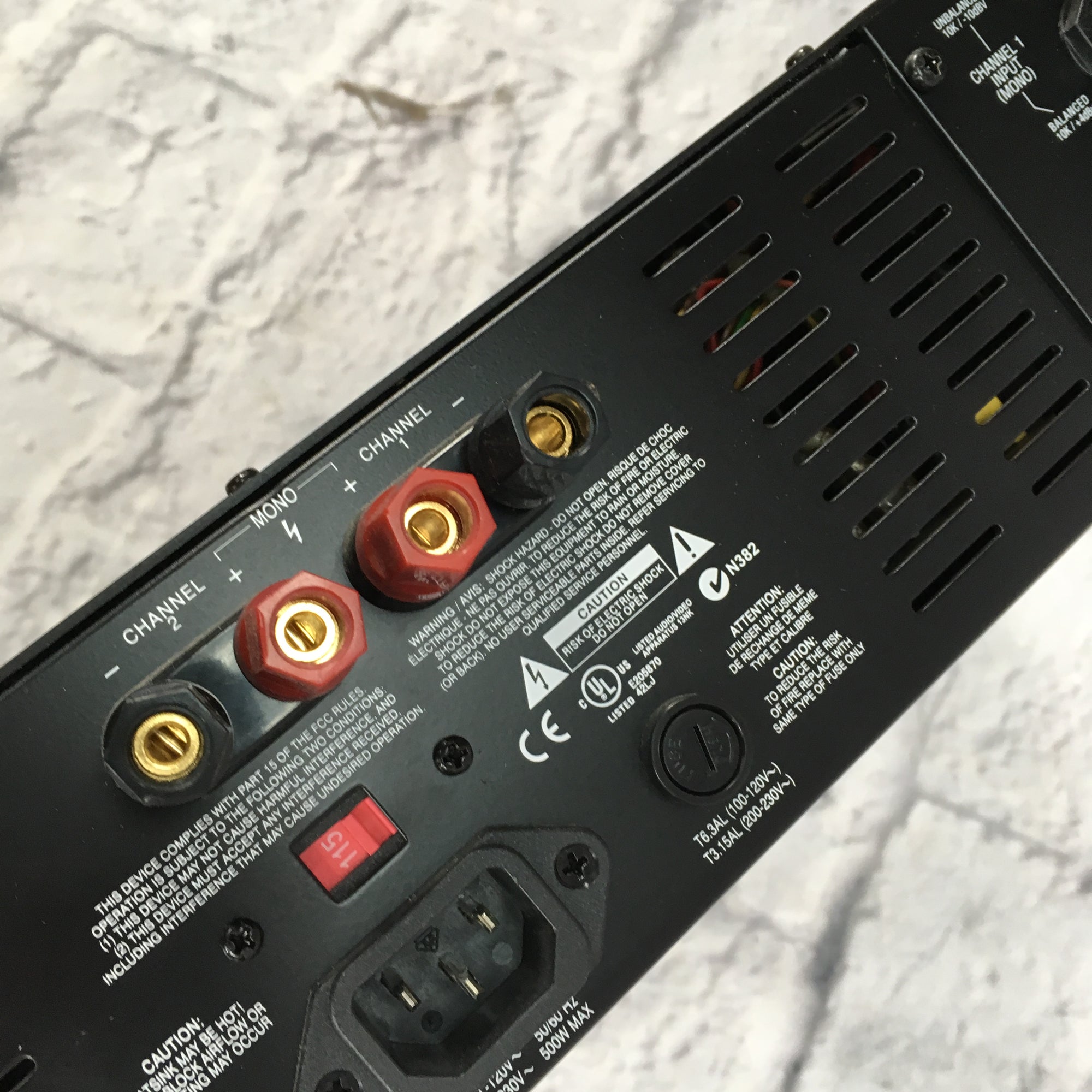 Alesis RS300 Power Amp