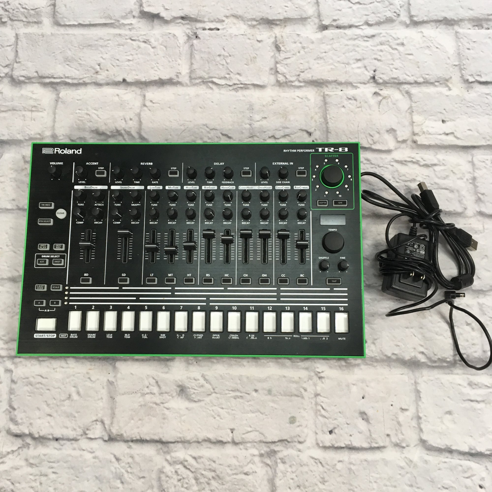 Roland AIRA TR-8 Rhythm Performer