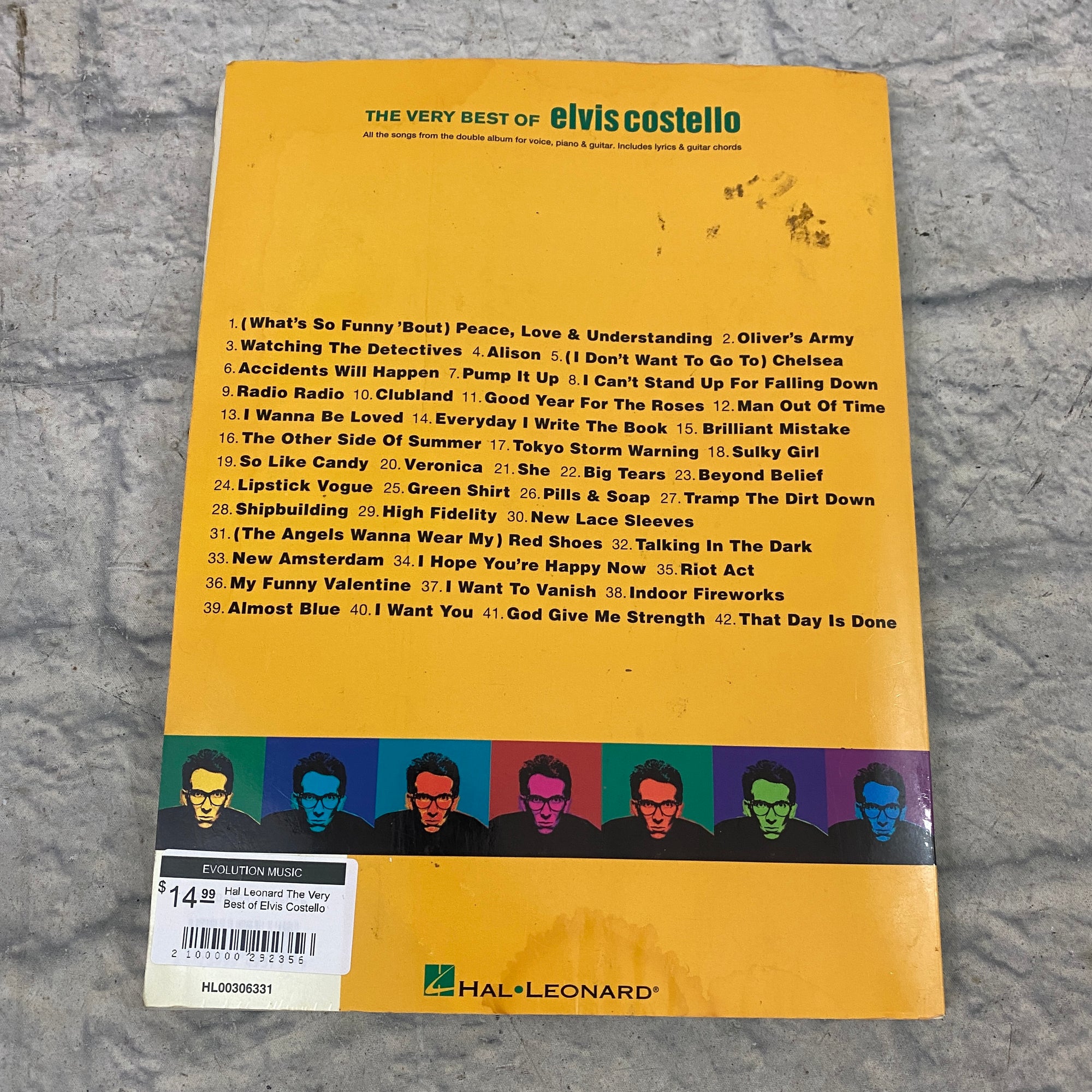 Hal Leonard The Very Best of Elvis Costello