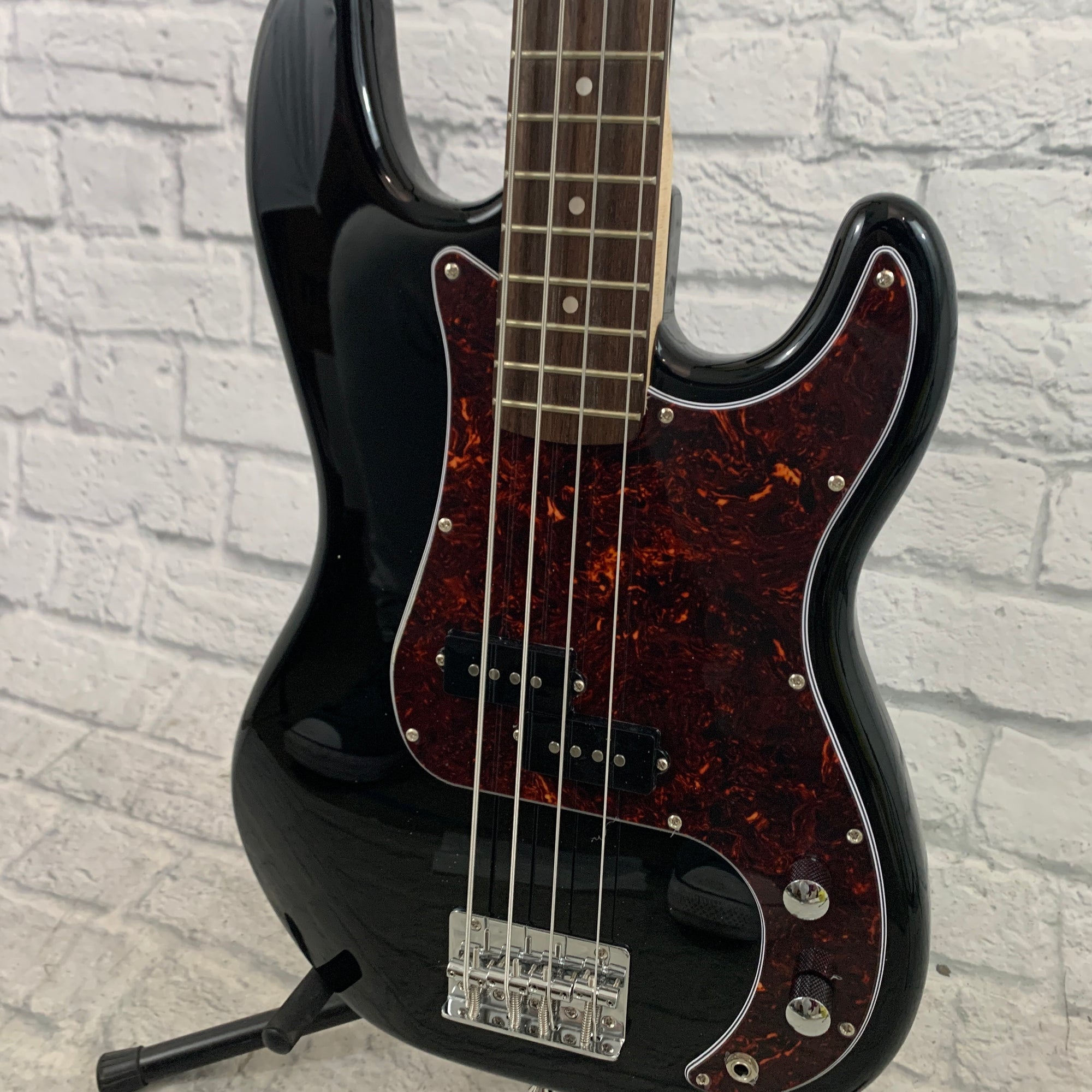 Nashville Guitar Works 210 Electric P Bass - Black, Rosewood