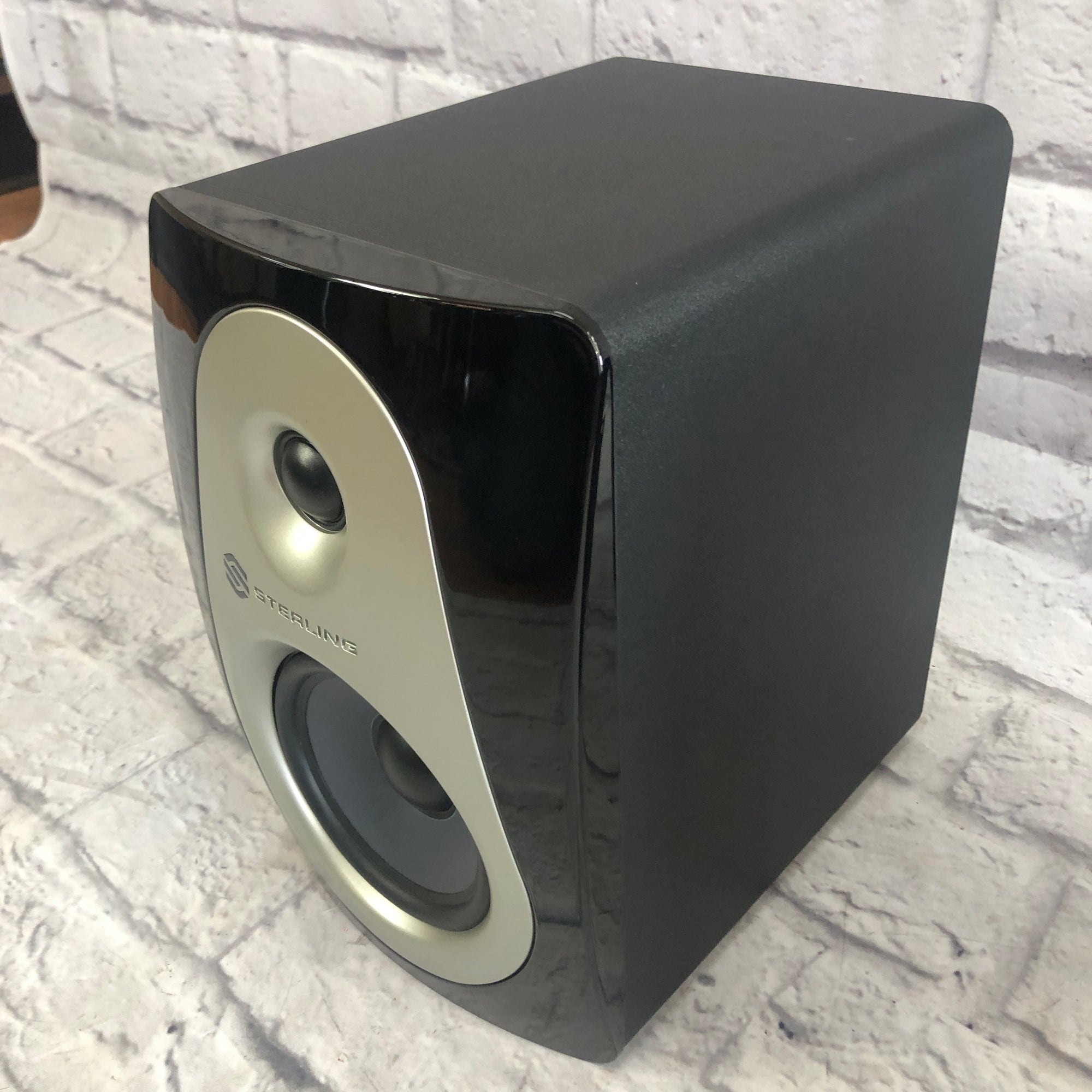 Sterling Audio MX5 Powered Studio Monitor Pair