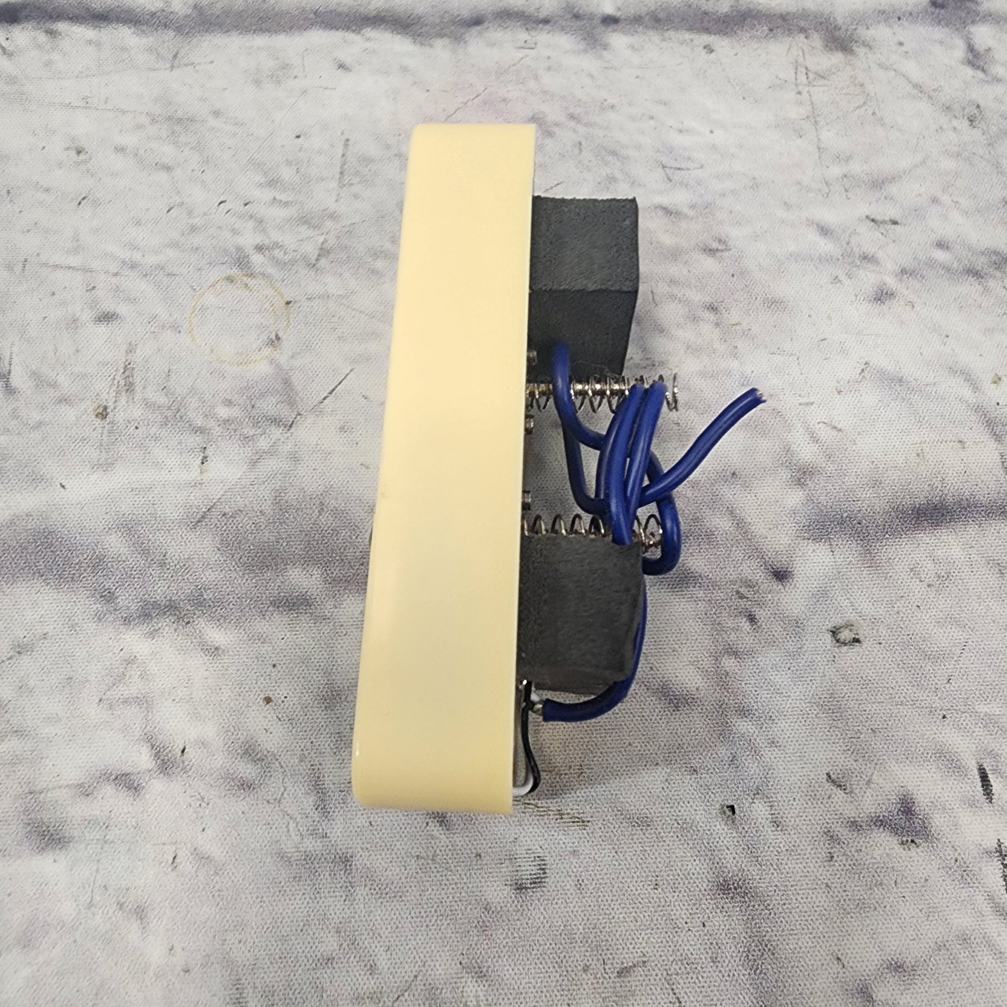 Unknown P90 Soapbar Pickup Cream Cover