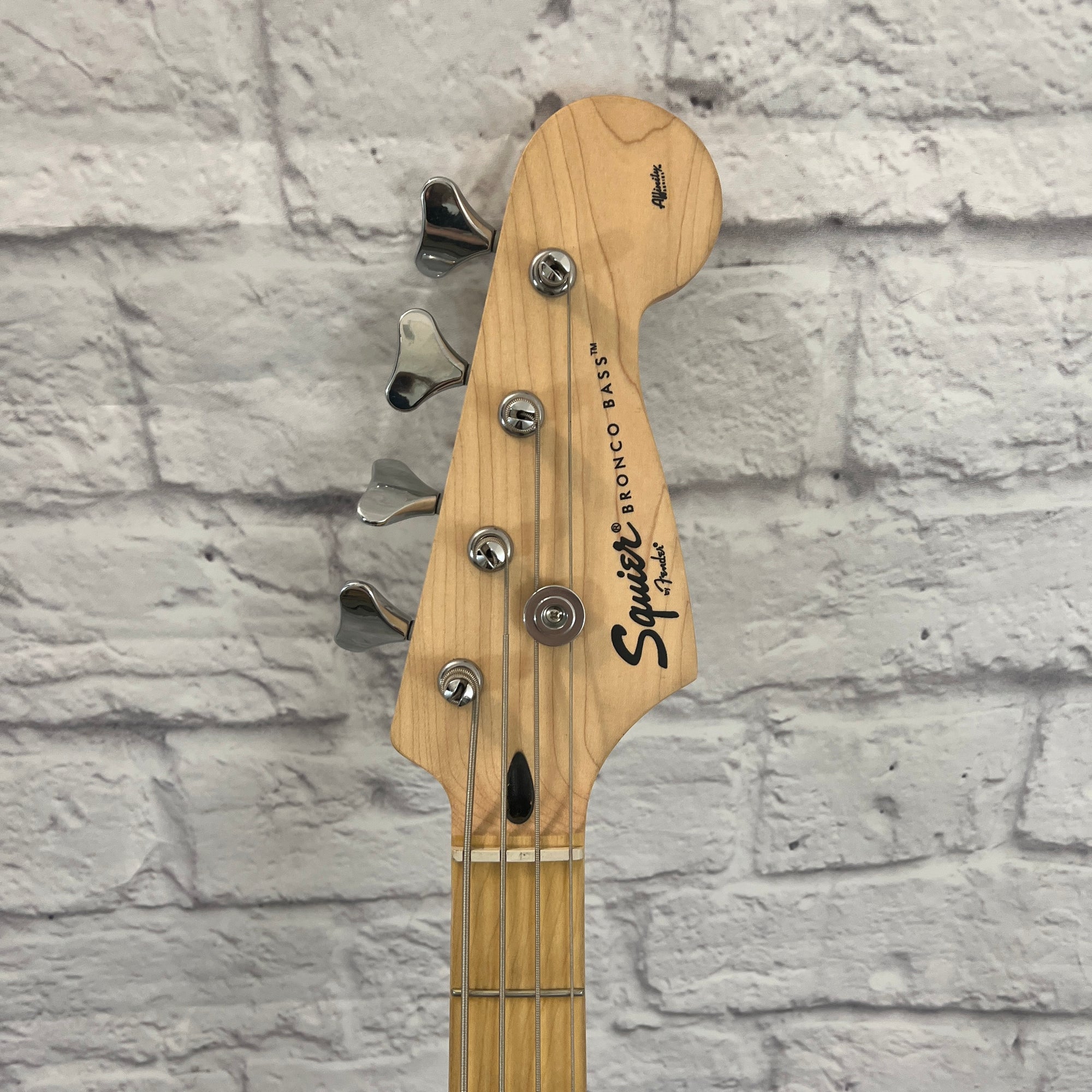 Squier Bronco Bass - Black