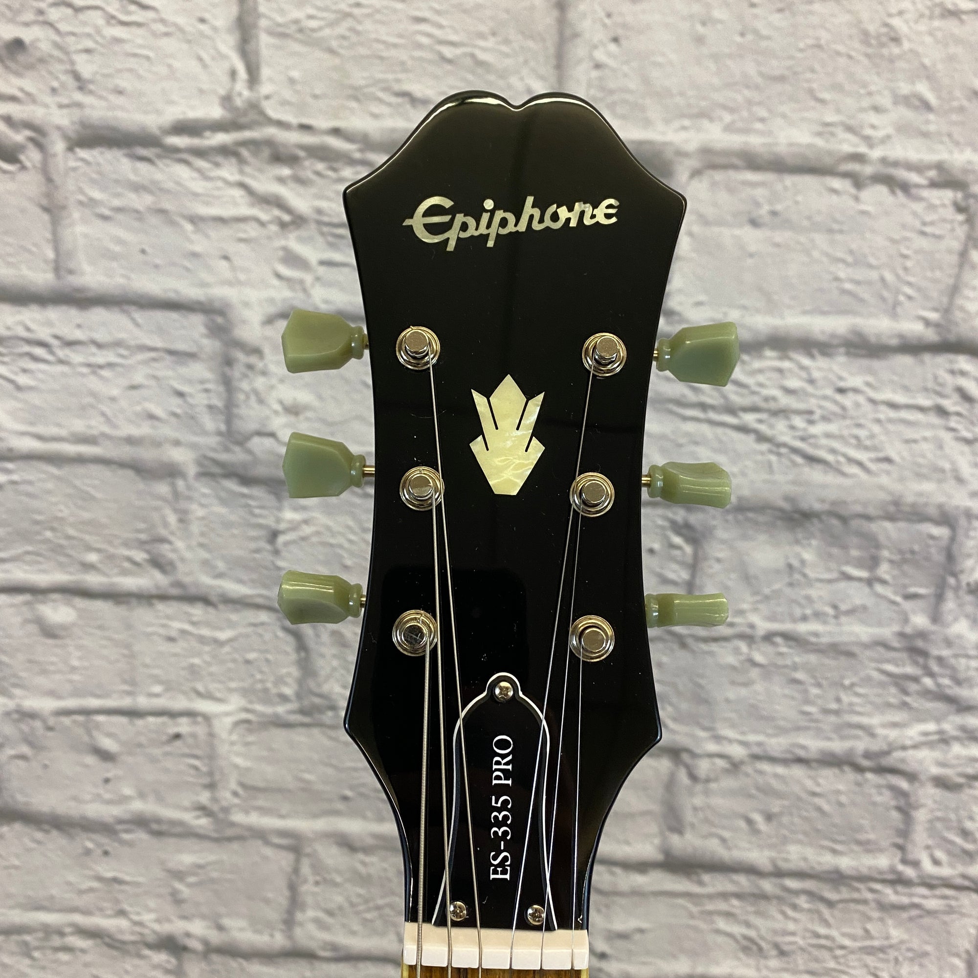 Epiphone ES-335 Pro Semi Hollow w/ Hard Shell Case