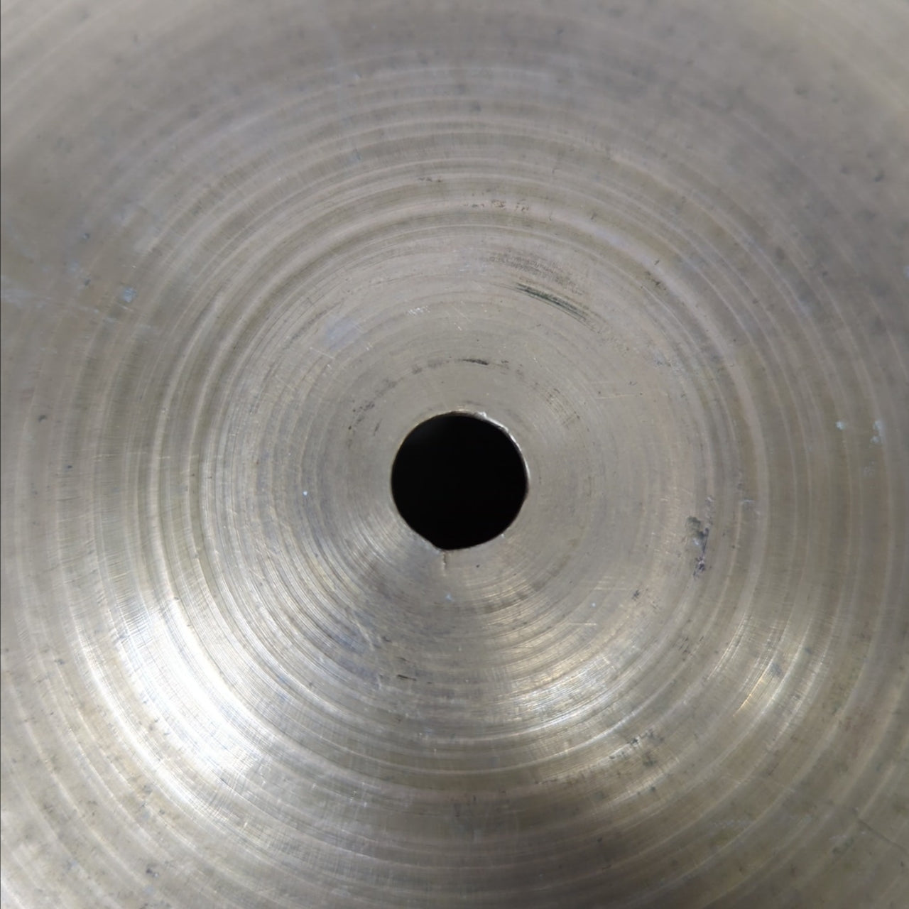 Vintage Zildjian Avedis 22" Ride Cymbal - 2700g