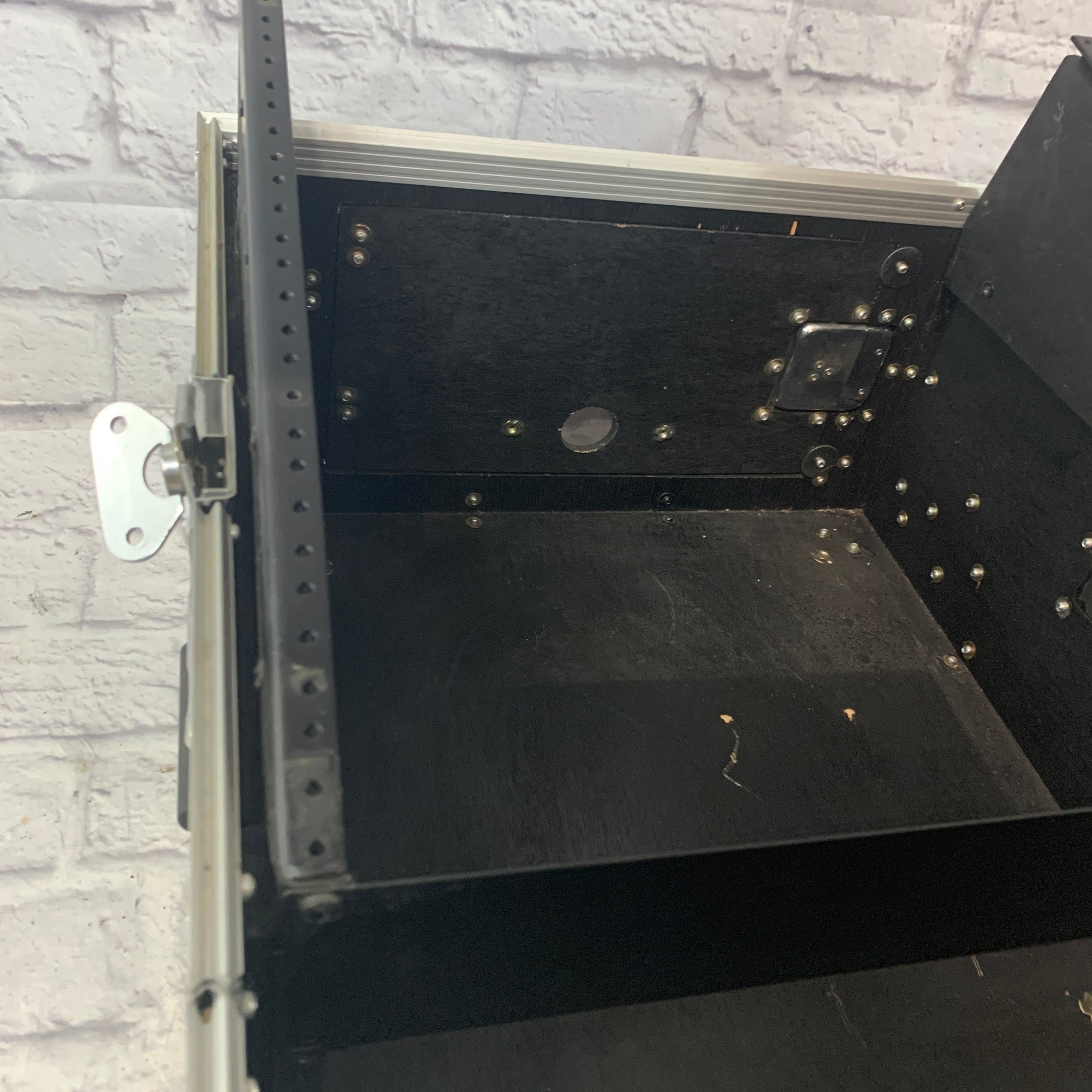 Road Runner Slant Mixer Case