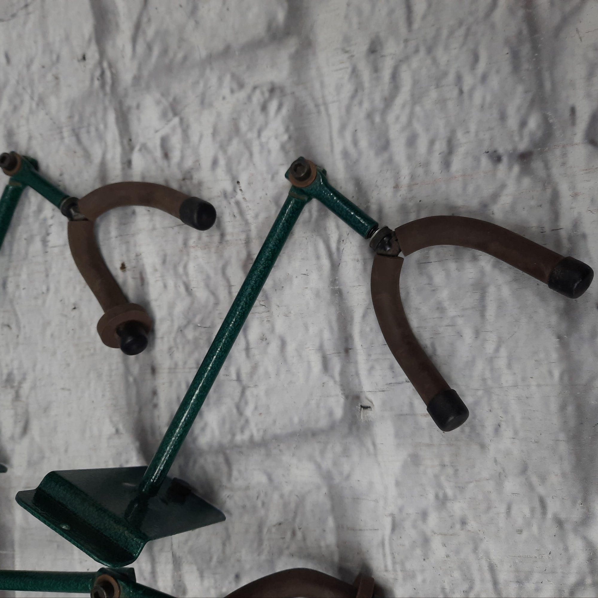 String Swing Guitar Slat Wall Hanger Green Stem Full Rotation (4 Pack)