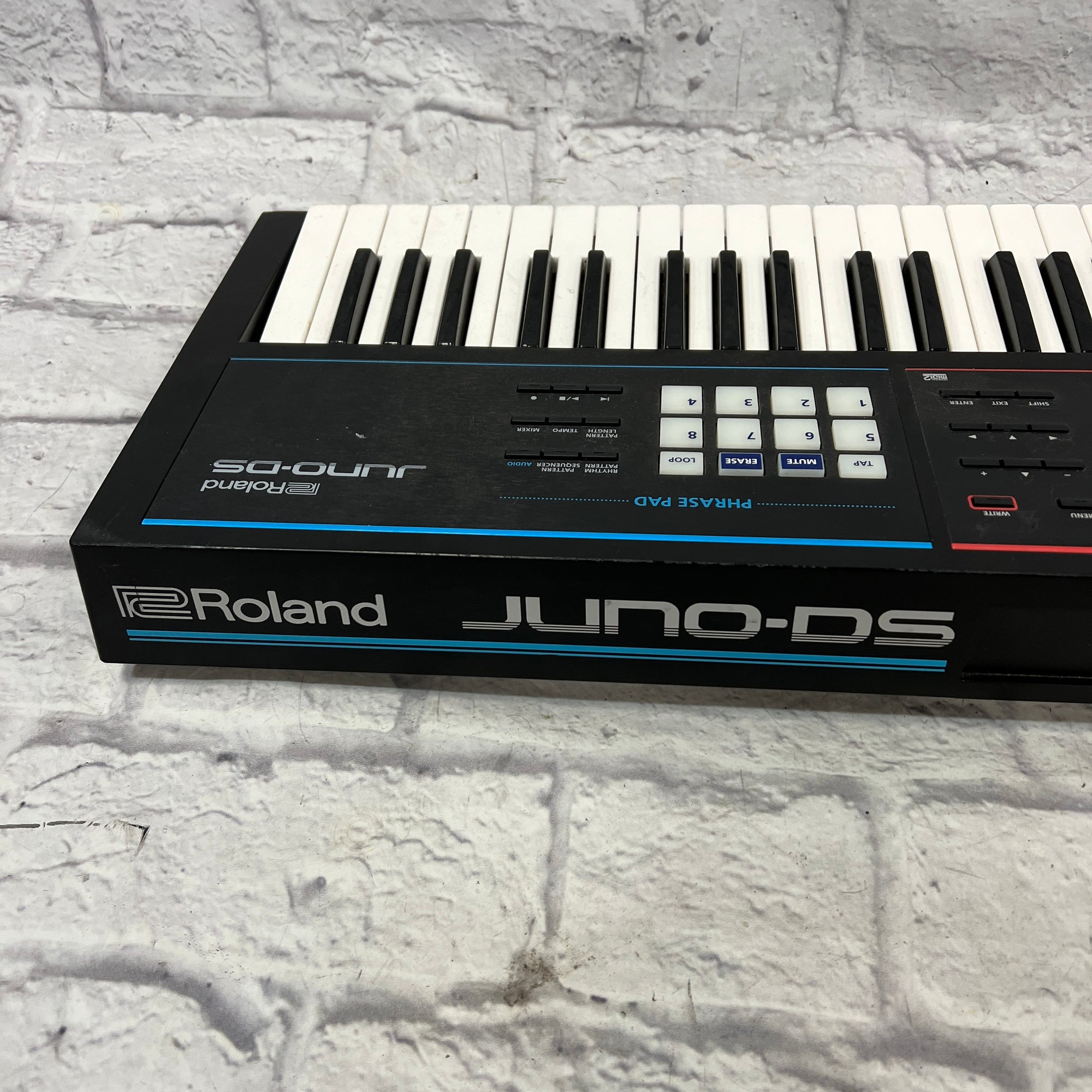 (48時間限定)Roland juno-ds 61 W Roland Juno-DS 61 Key Synthesizer - Evolution Music