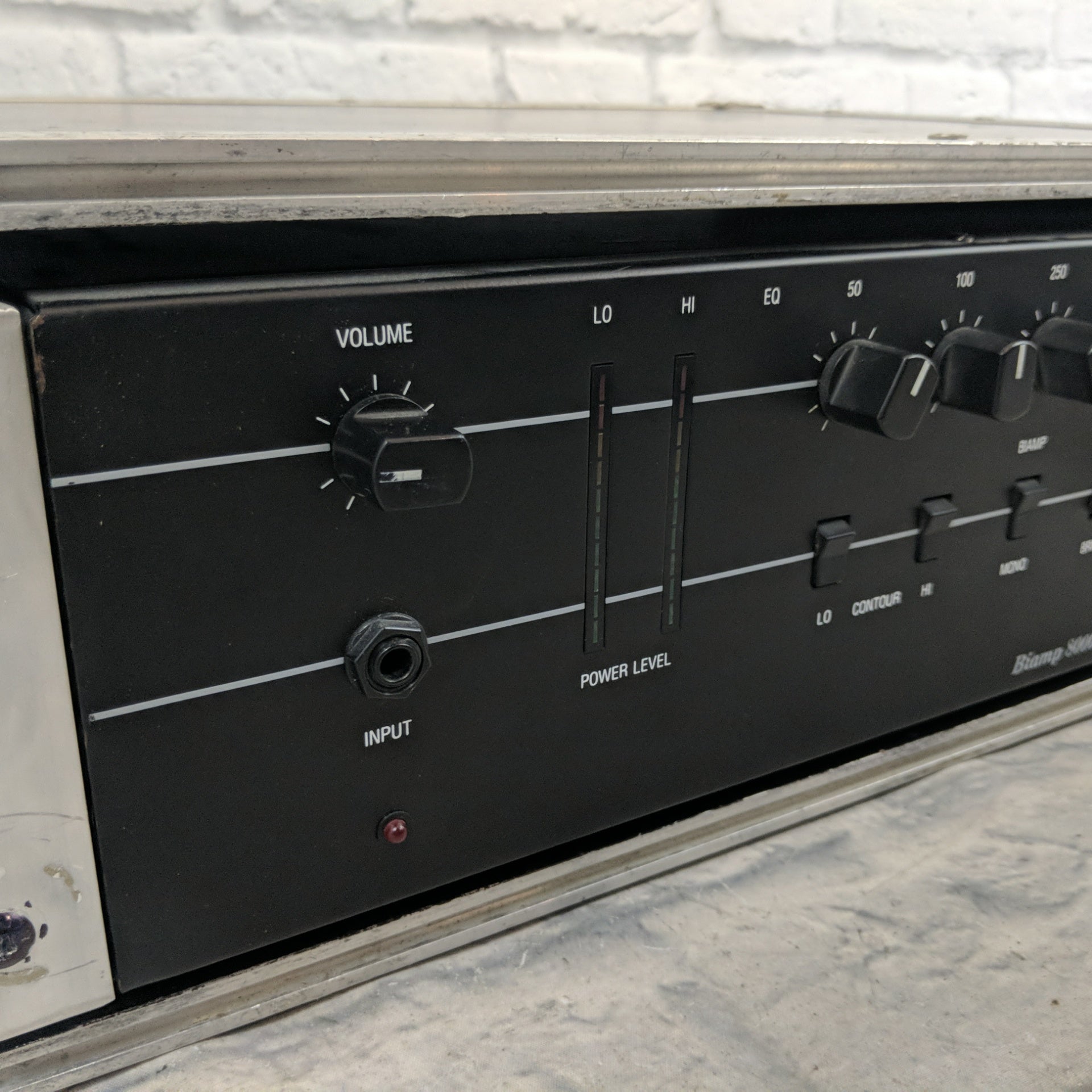 Seymour Duncan Research Biamp 8000 in Road Case