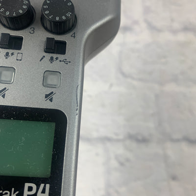 Zoom PodTrack P4 Podcasting Interface