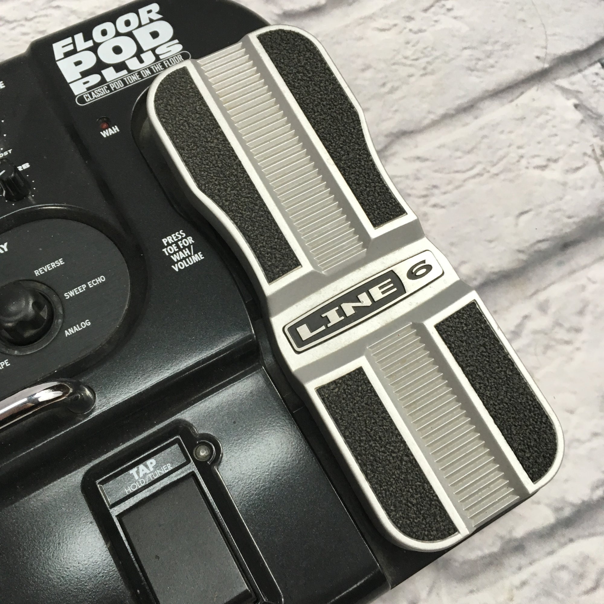 Line 6 Floor Pod Plus Multi Effect Pedal