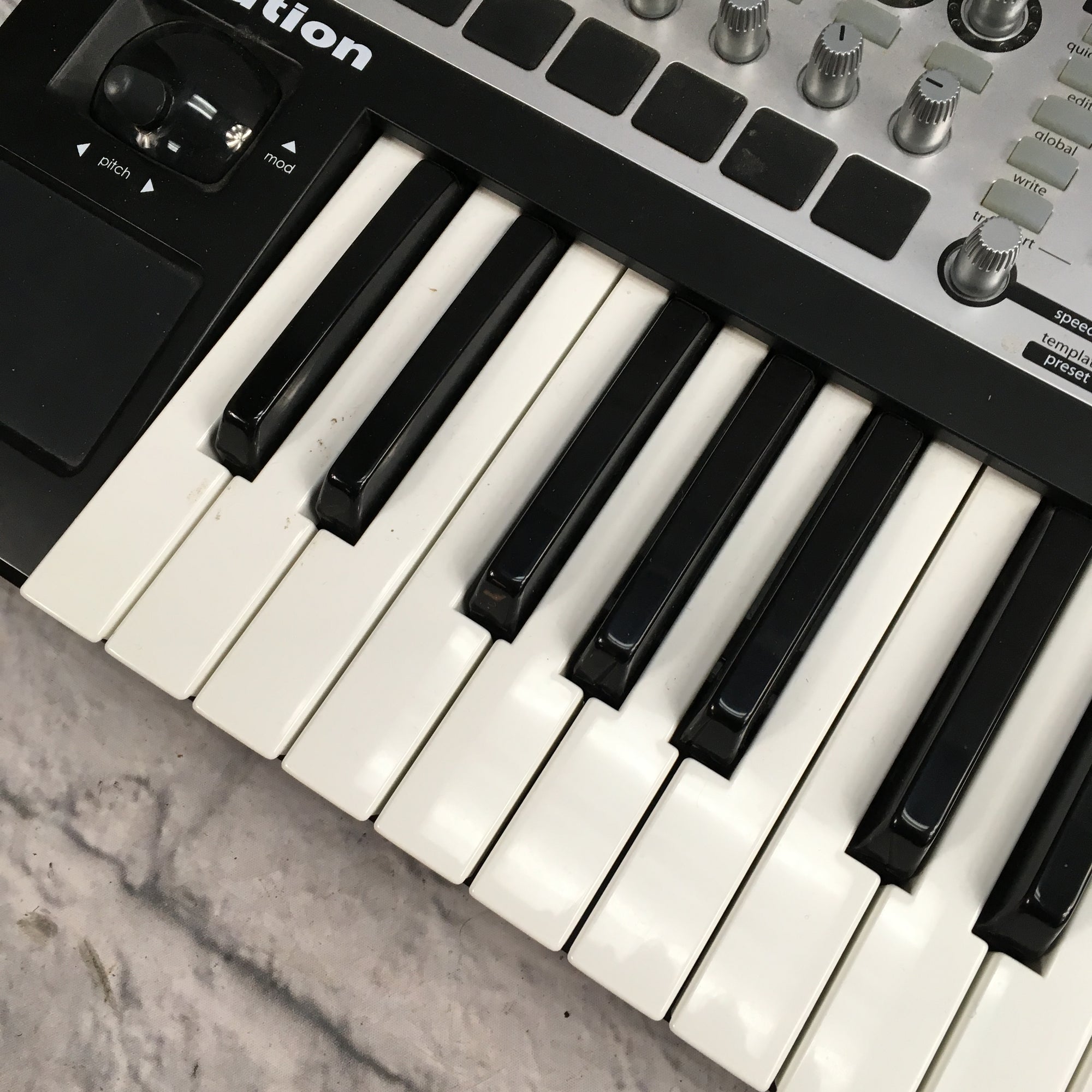 Amazon.com: Novation AMS-Novation 25 SL MkII USB Midi