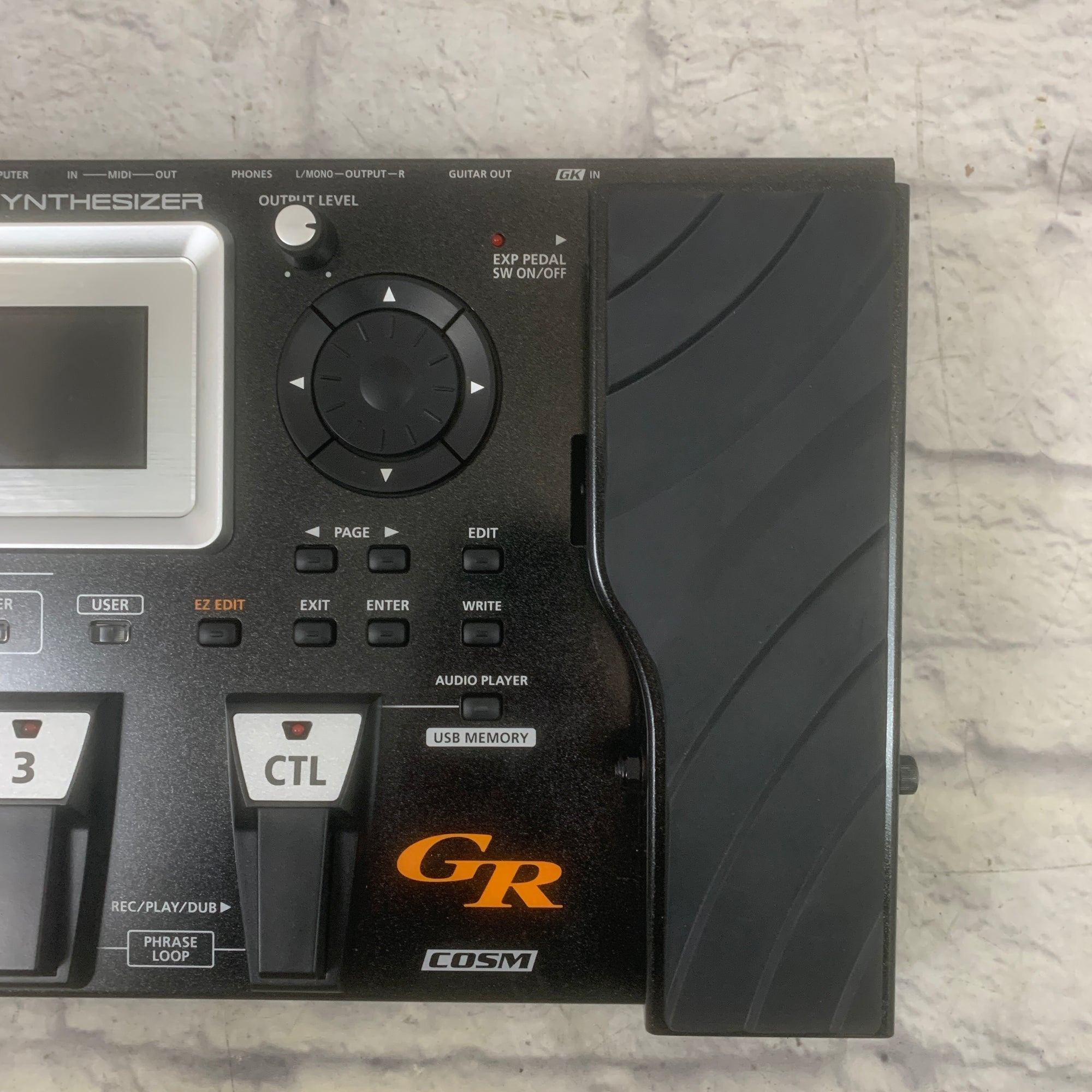 Roland GR-55 Guitar Synth Effects Pedal