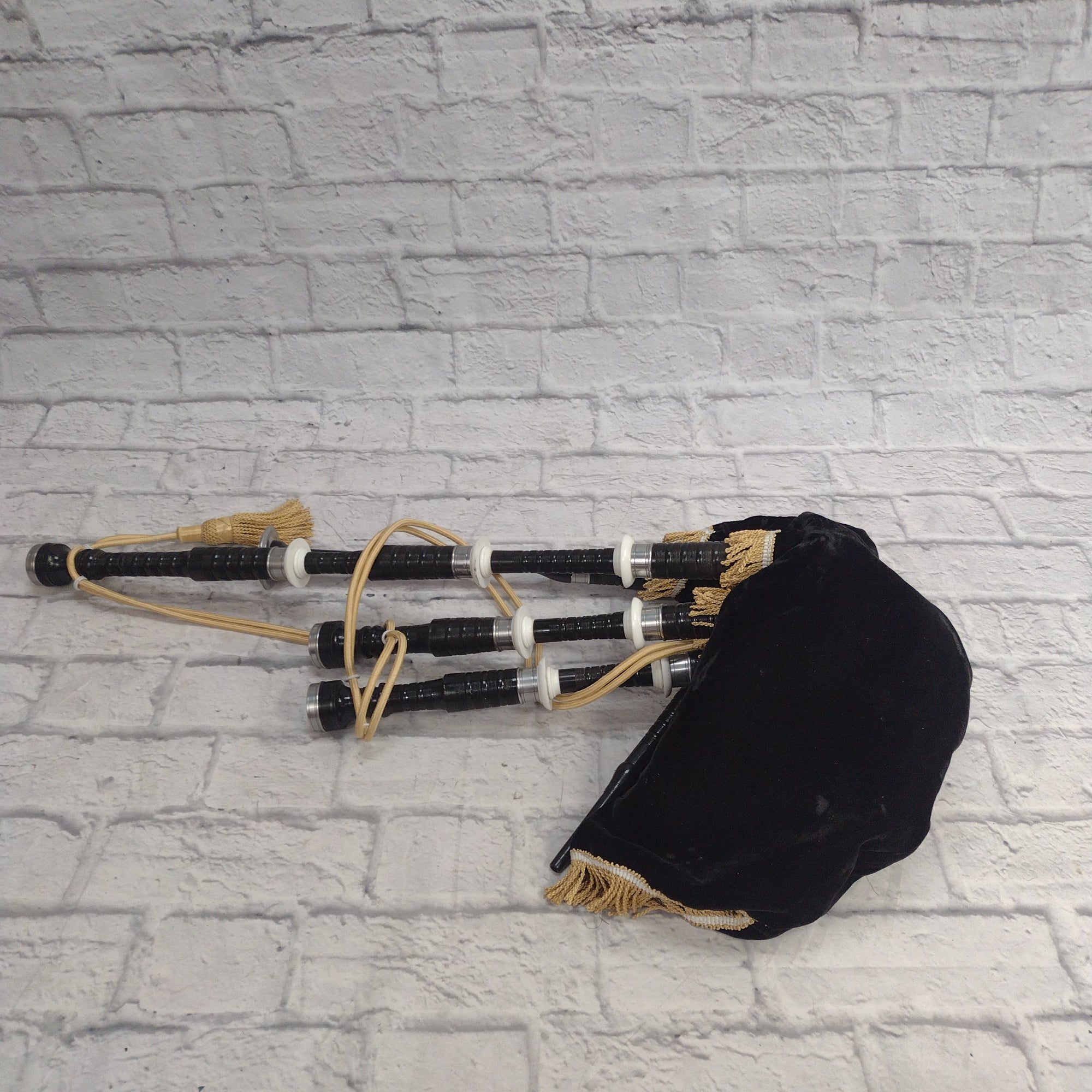 Unknown Bagpipe Set