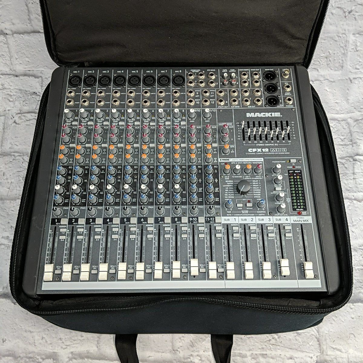 Mackie CHX12mkII 12-Channel Passive Mixer with Padded Bag