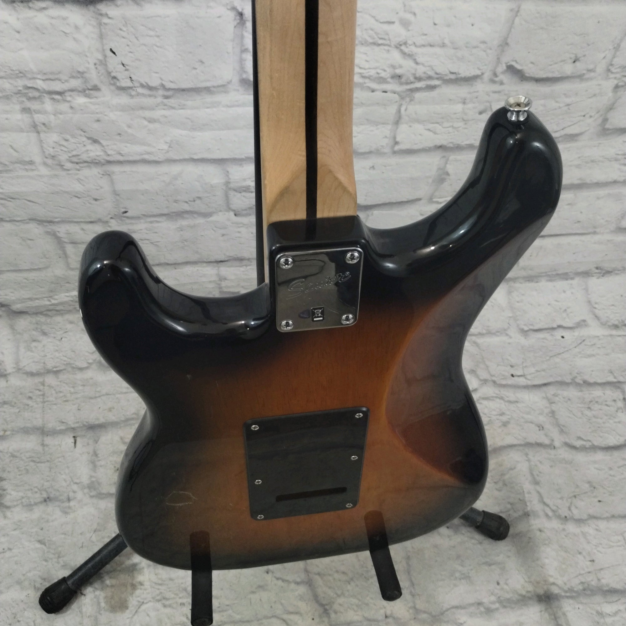 Squier Standard Stratocaster Sunburst - Evolution Music