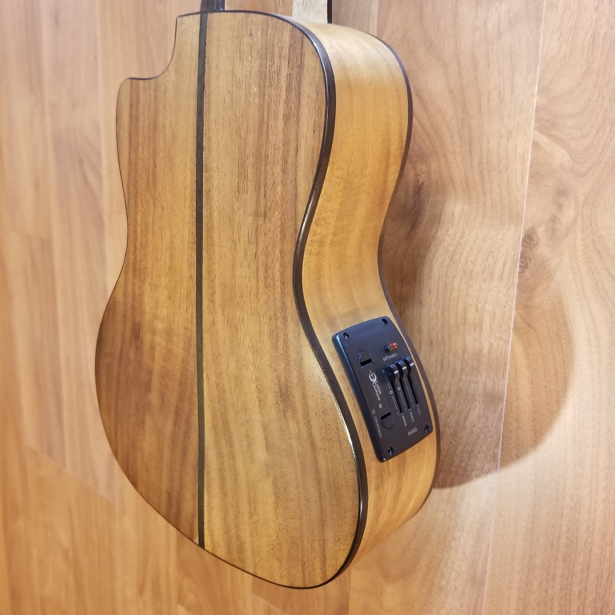 Luna HTC Koa Ukulele w Pickup