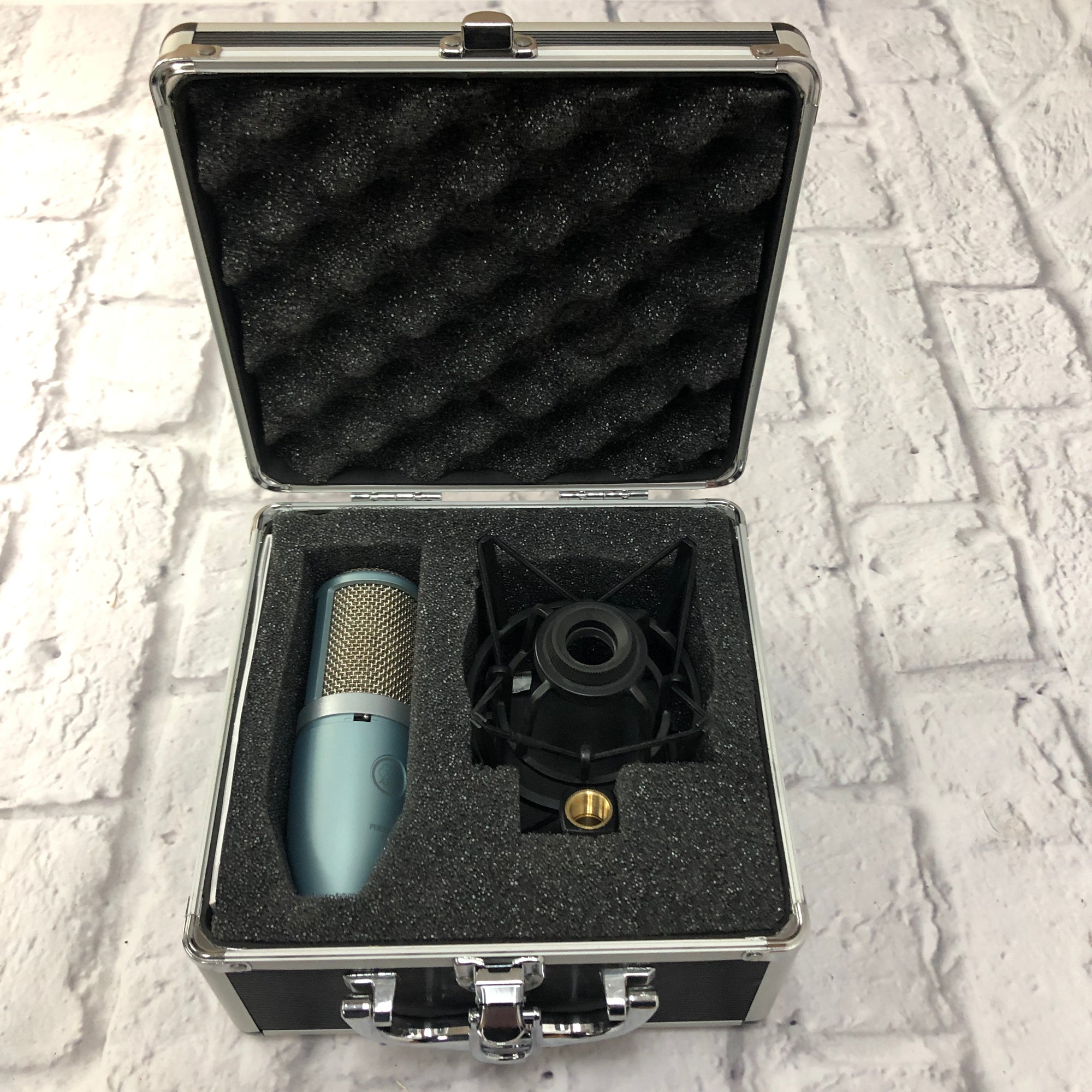 AKG Perception 220 Condenser Microphone
