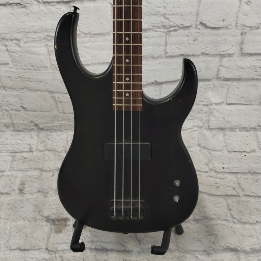 Dean Edge 4 String Bass Guitar
