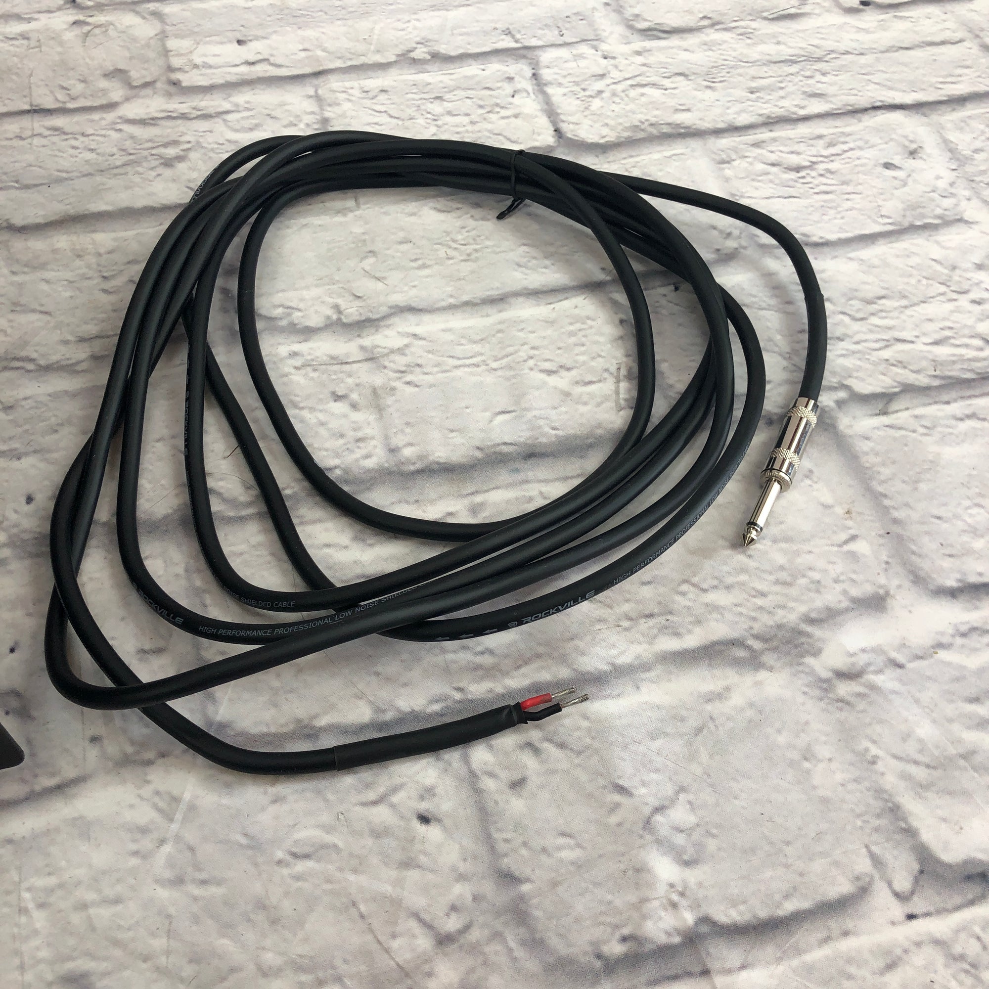 Pyramid PA800X Solid State Power Amp w/Speaker Wire