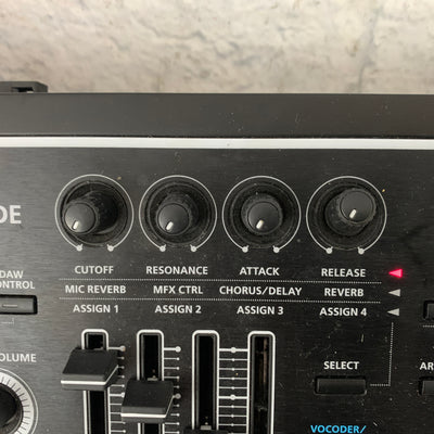 Roland Juno-DS61 61-Key Synth Controller Sampler w/ Gig Bag