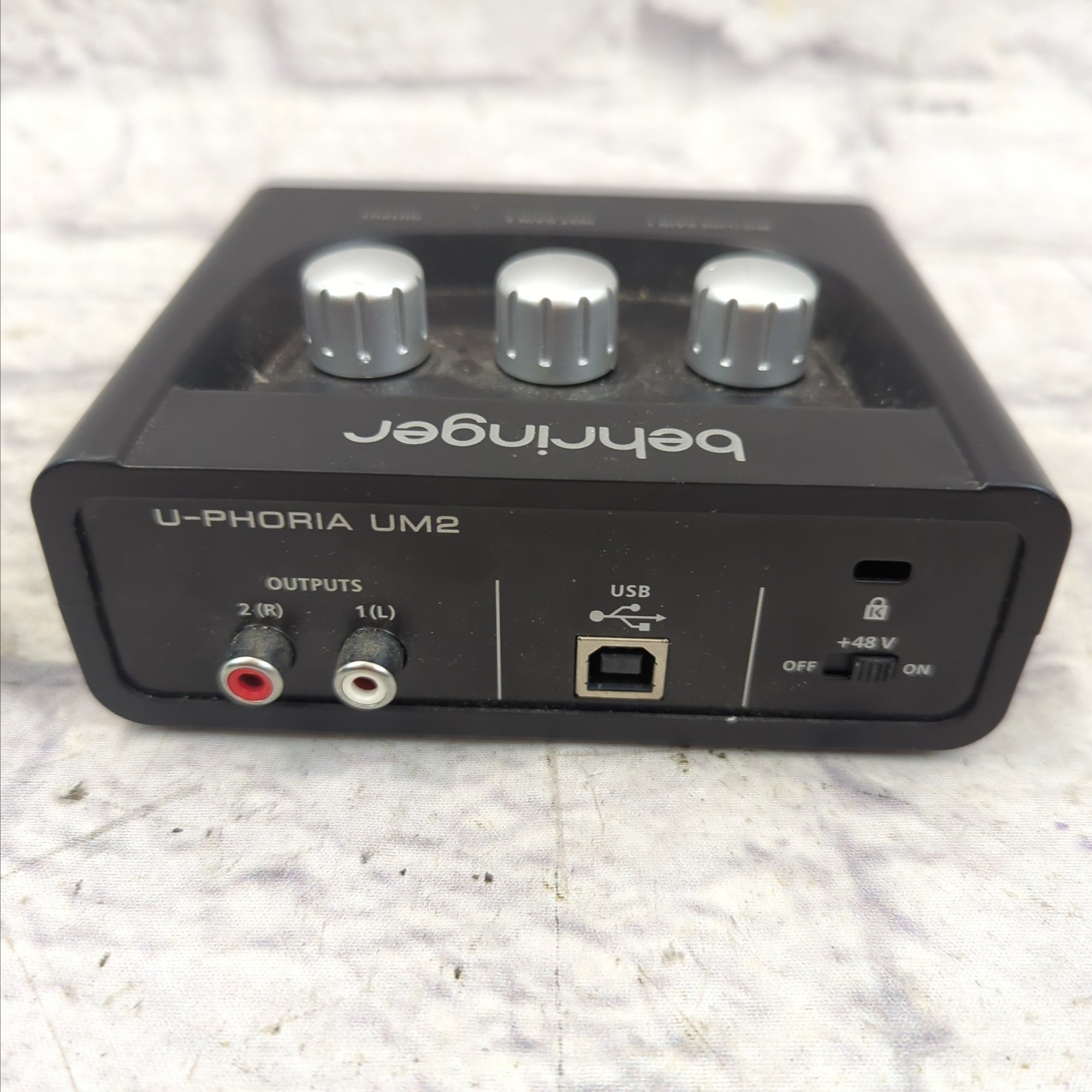 Behringer U-Phoria UM2 2x2 USB Audio Interface