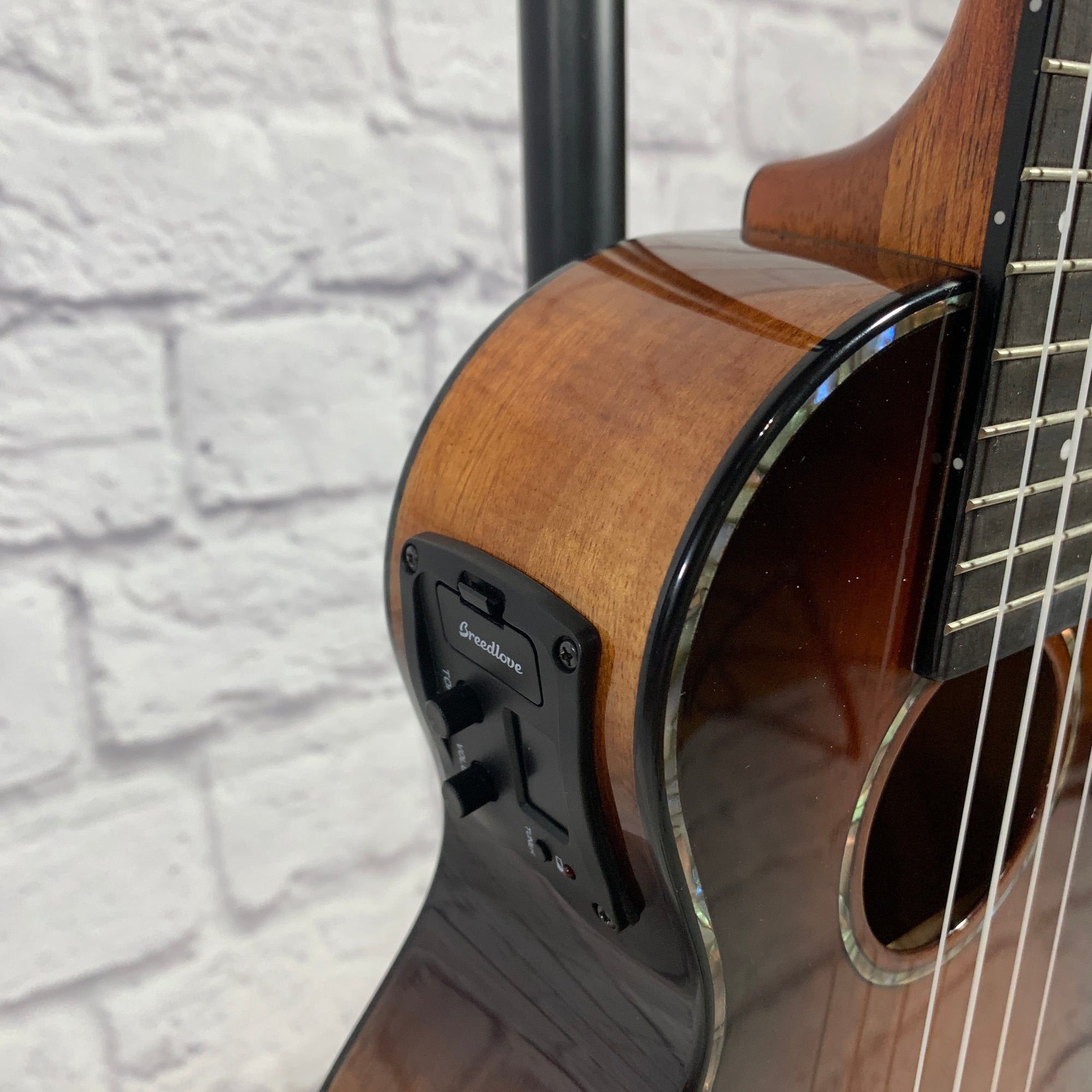 Breedlove EX S Concert UKE BO CE Ukulele