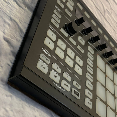Native Instruments Maschine MKII Groove Production Control Surface