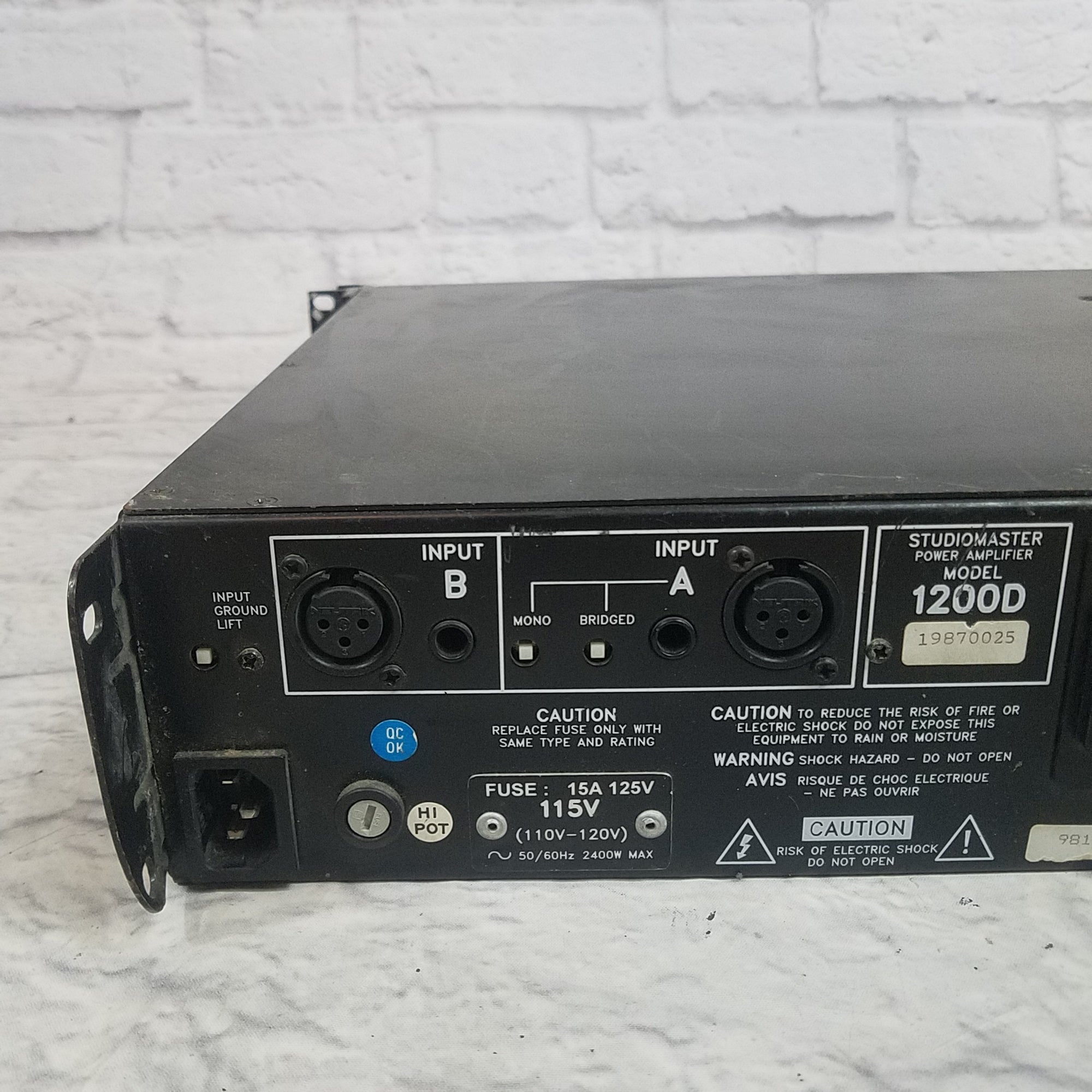 Studiomaster 1200D Power Amp OUTPUT A OUT